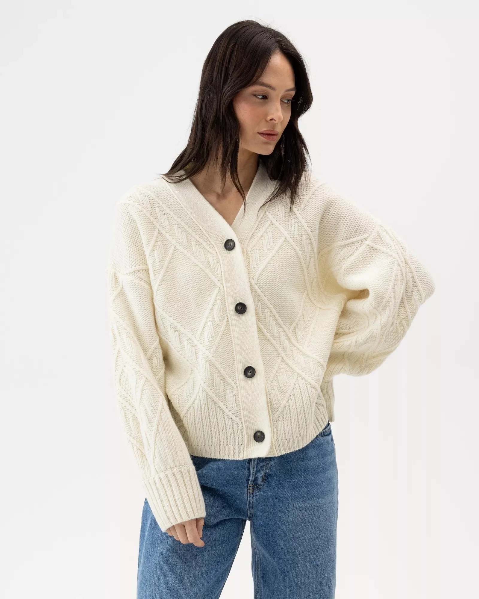 Holebrook_Nadira-Cardigan_A62423_101_1.jpeg