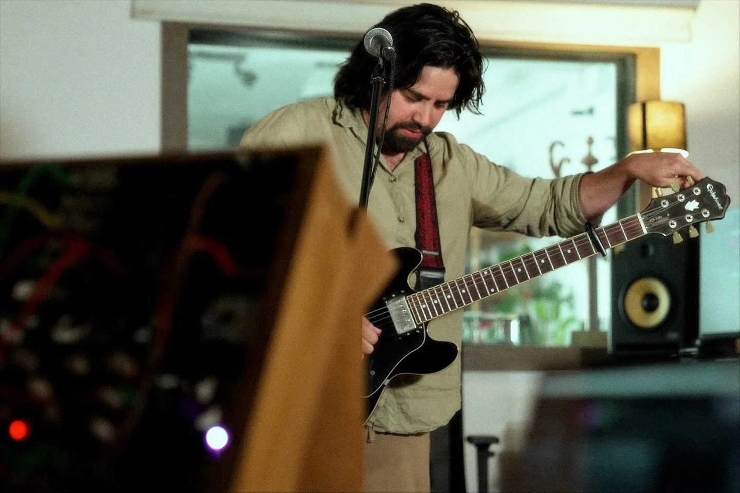 These past weeks, we&rsquo;ve been working, recording and producing at our Live Room for many projects.

Our Live Room is open for bookings and its ideal for rehearsal and recording sessions.

DM for more info.

⸻

Estas &uacute;ltimas semanas hemos 