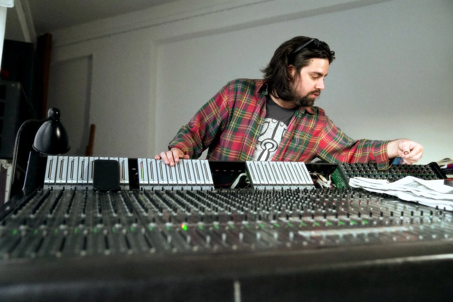 Big news at the studio! Last year we picked up an old Mitec desk from @lapalomabcn , where it served as their main live console for a few decades. 

We&rsquo;ve been thoroughly cleaning, calibrating, and testing it so it can function at its best as a