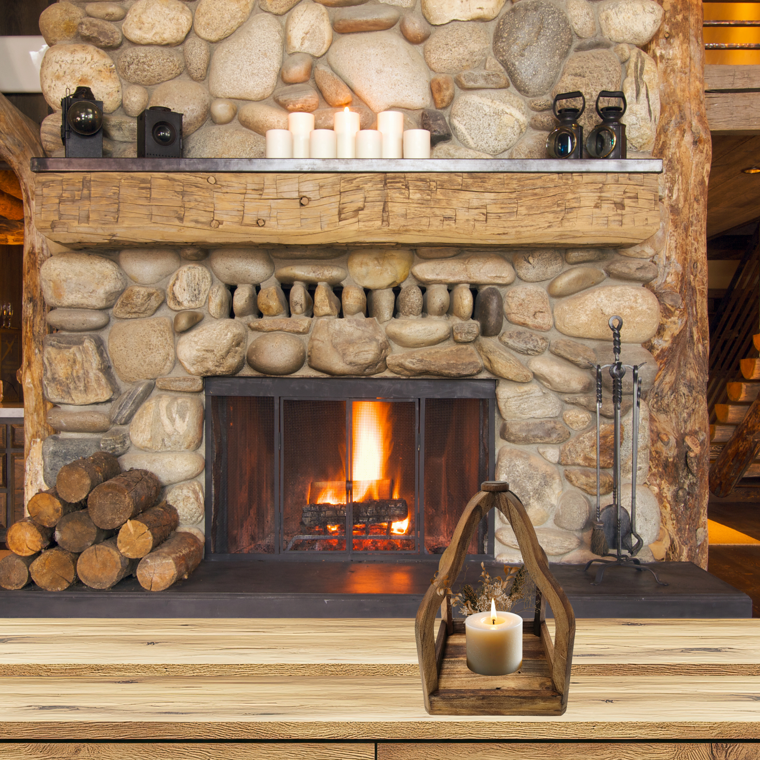 Small Lantern by Fireplace.png