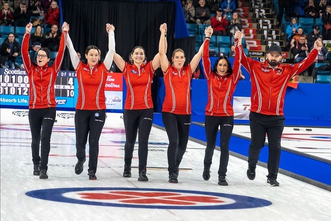 We&rsquo;re proud and honoured to accept the award for this year&rsquo;s @calmair Team of the Year! 🤩🎉

&bull;&bull;&bull;

Posted by @sportmanitoba

Let&rsquo;s raise a broom for Team Einarson, this year&rsquo;s @calmair Team of the Year! 🏆 (Curl