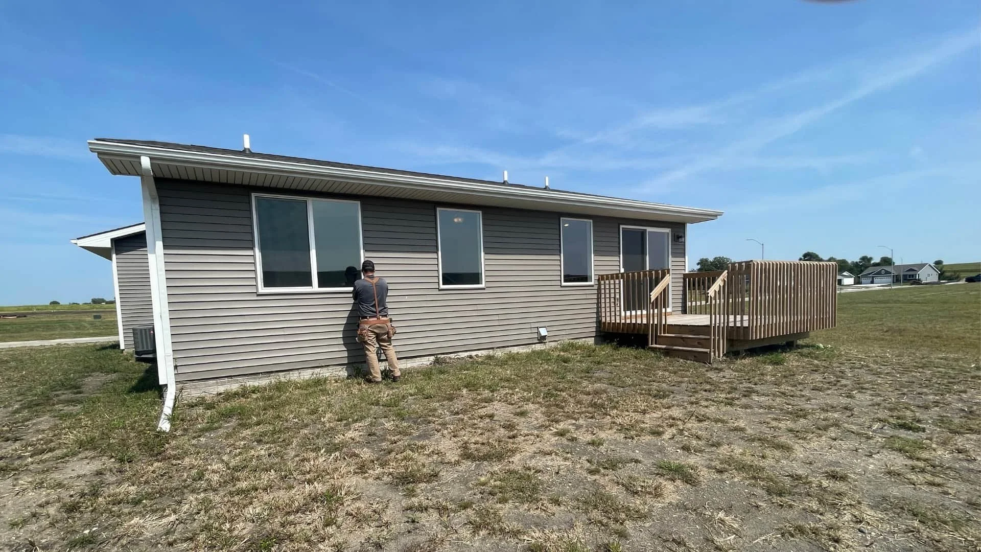 des moines home inspector performing Warranty Inspection Services