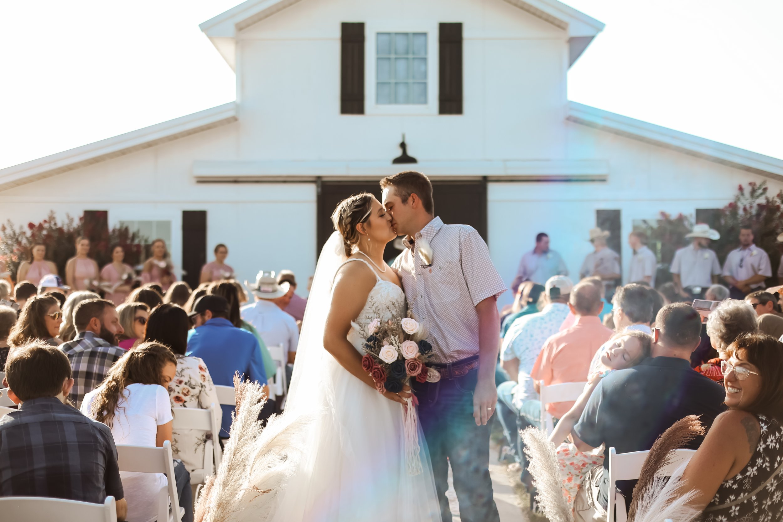 Wedding Venue Amenities and Pricing Purcell, OK Huckleberry Hill Barn