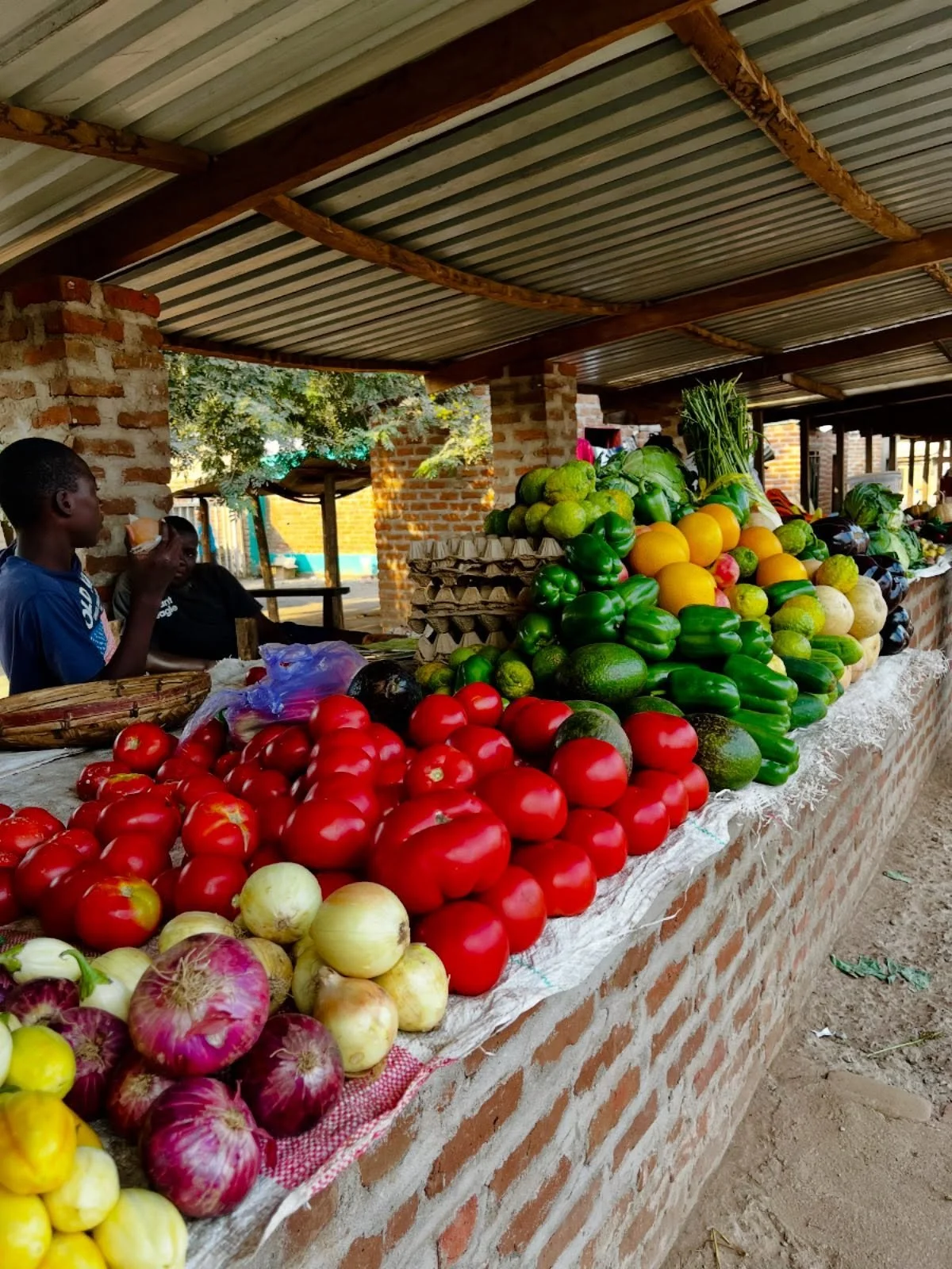 We source locally wherever we can - so your stay supports the Mfuwe community and your meals are as fresh as they come! 🍎🌱