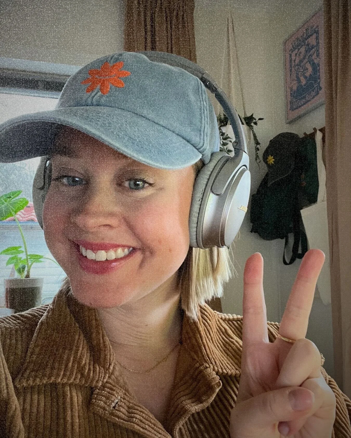 Halloj m&aring;ndag!

&Auml;&auml;&auml;lskar att jobba i min egen bubbla.
Lite nice musik (just nu k&ouml;r jag the summer i turned pretty-playlist. S&aring;g klart tredje s&auml;songen f&ouml;rra veckan ;). En kopp matcha.

Inget snack. Inga m&ouml