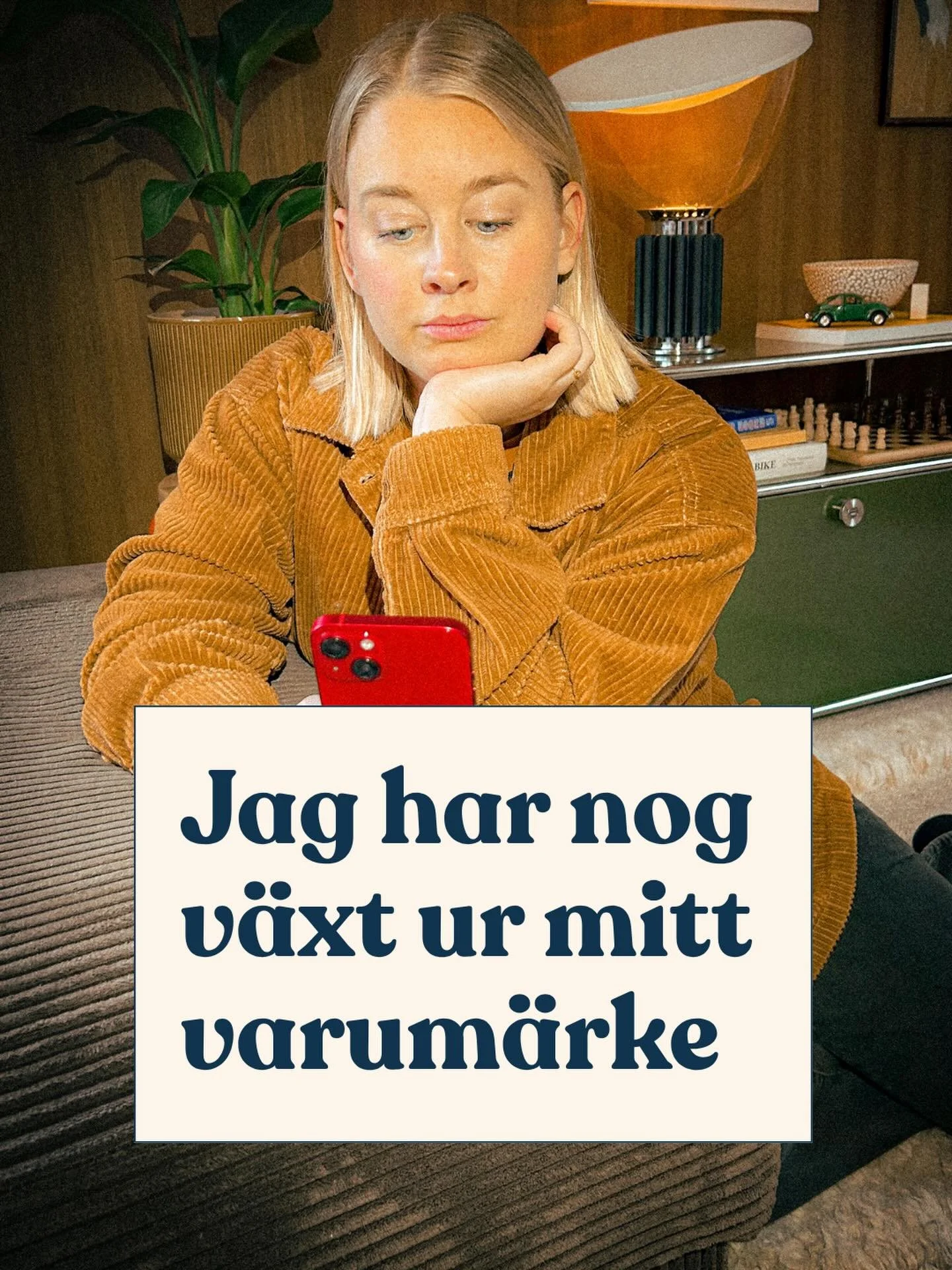 Hon satt fler timmar om dagen och pillade med nya f&auml;rger och layouter inf&ouml;r varje inl&auml;gg som skulle ut. Men blev aldrig n&ouml;jd.

Det hade g&aring;tt s&aring; l&aring;ngt att hon t&auml;nkte att &rdquo;kanske borde &auml;ndra mitt f&
