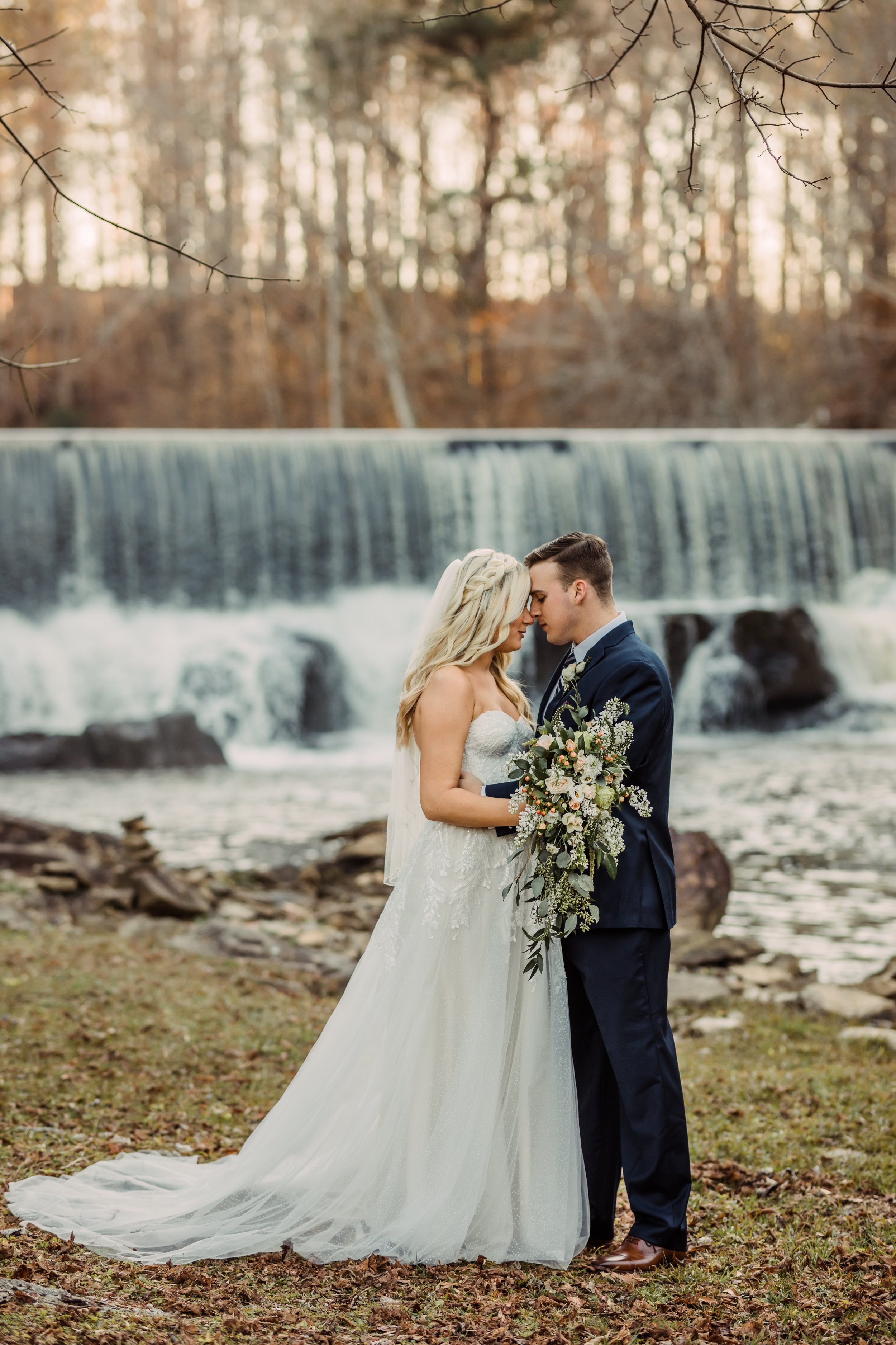 Waterfall wedding venue in AL