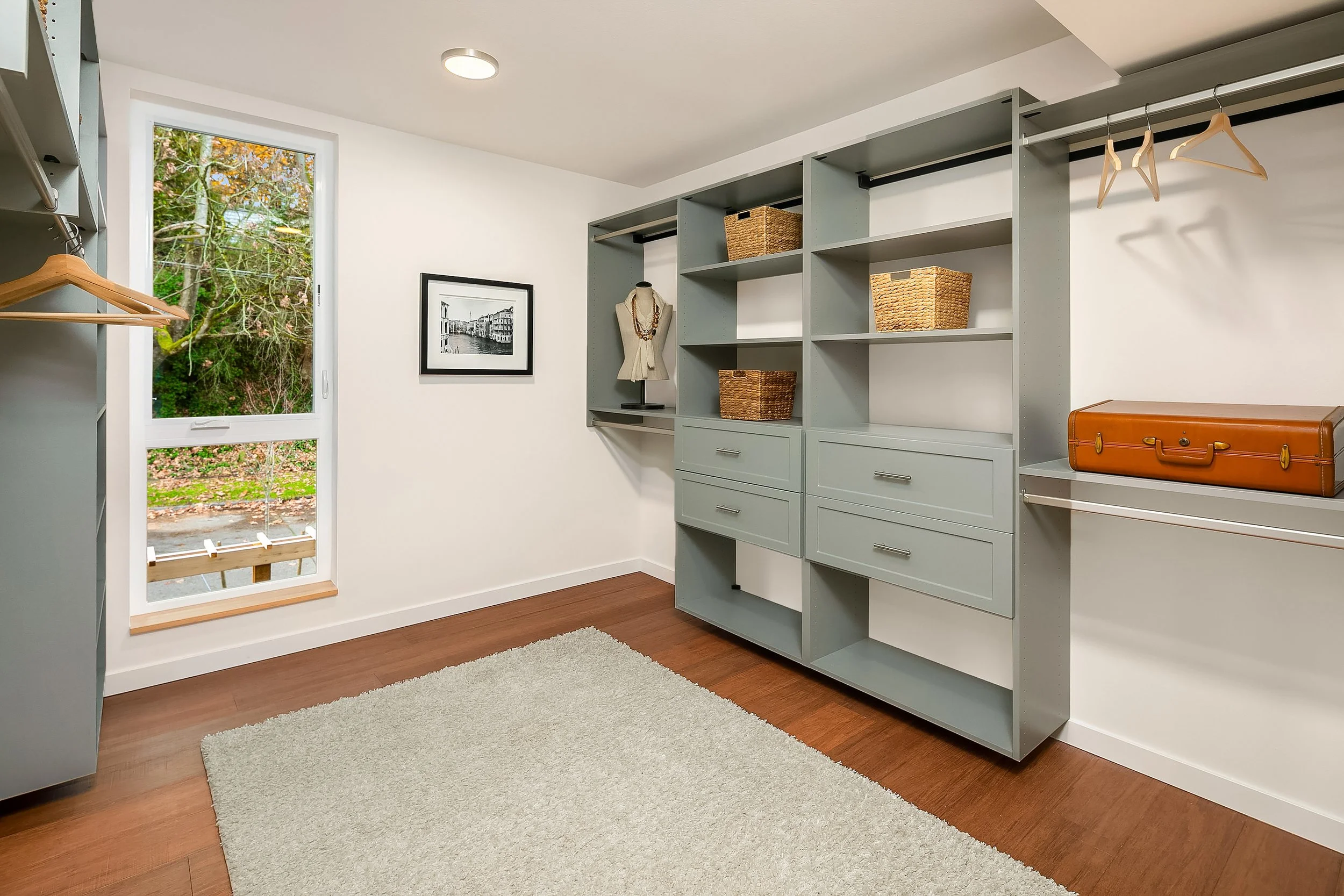 brightsky-ward-seattle-residential-main-closet-1.jpg