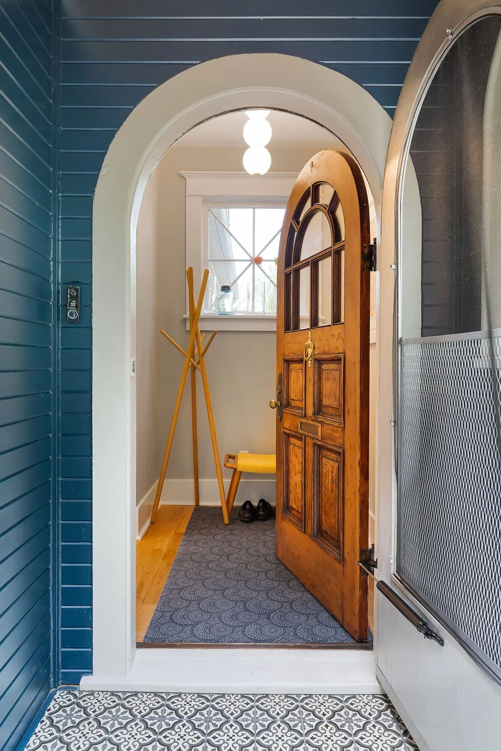 brightsky-747-seattle-renovation-entrance-4.jpg