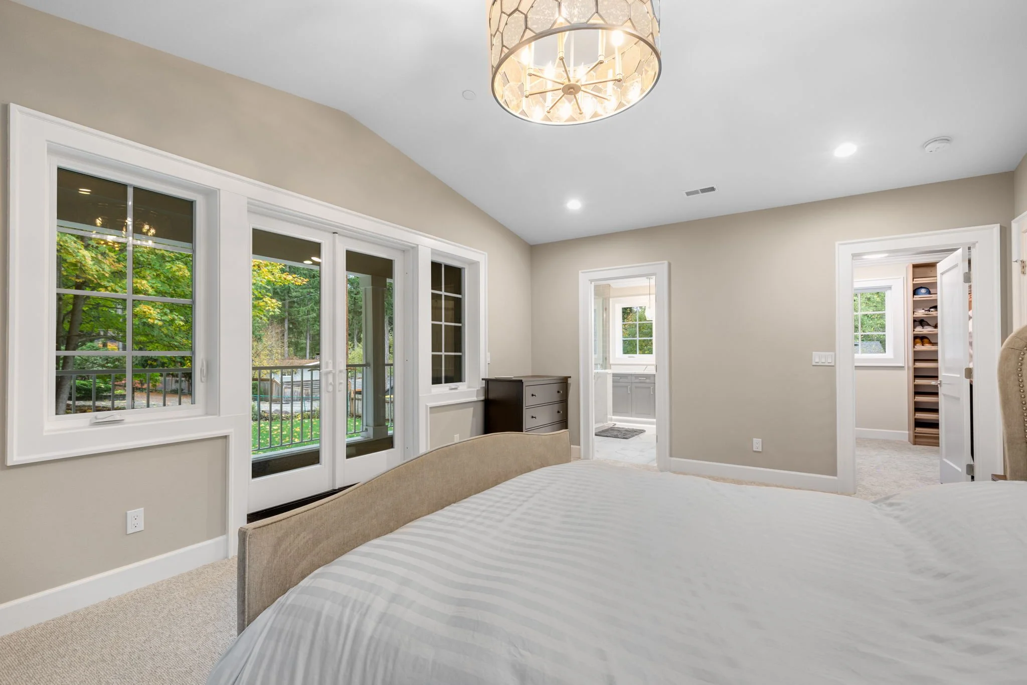 Brightsky-Sammamish-bed main 04-low.jpg