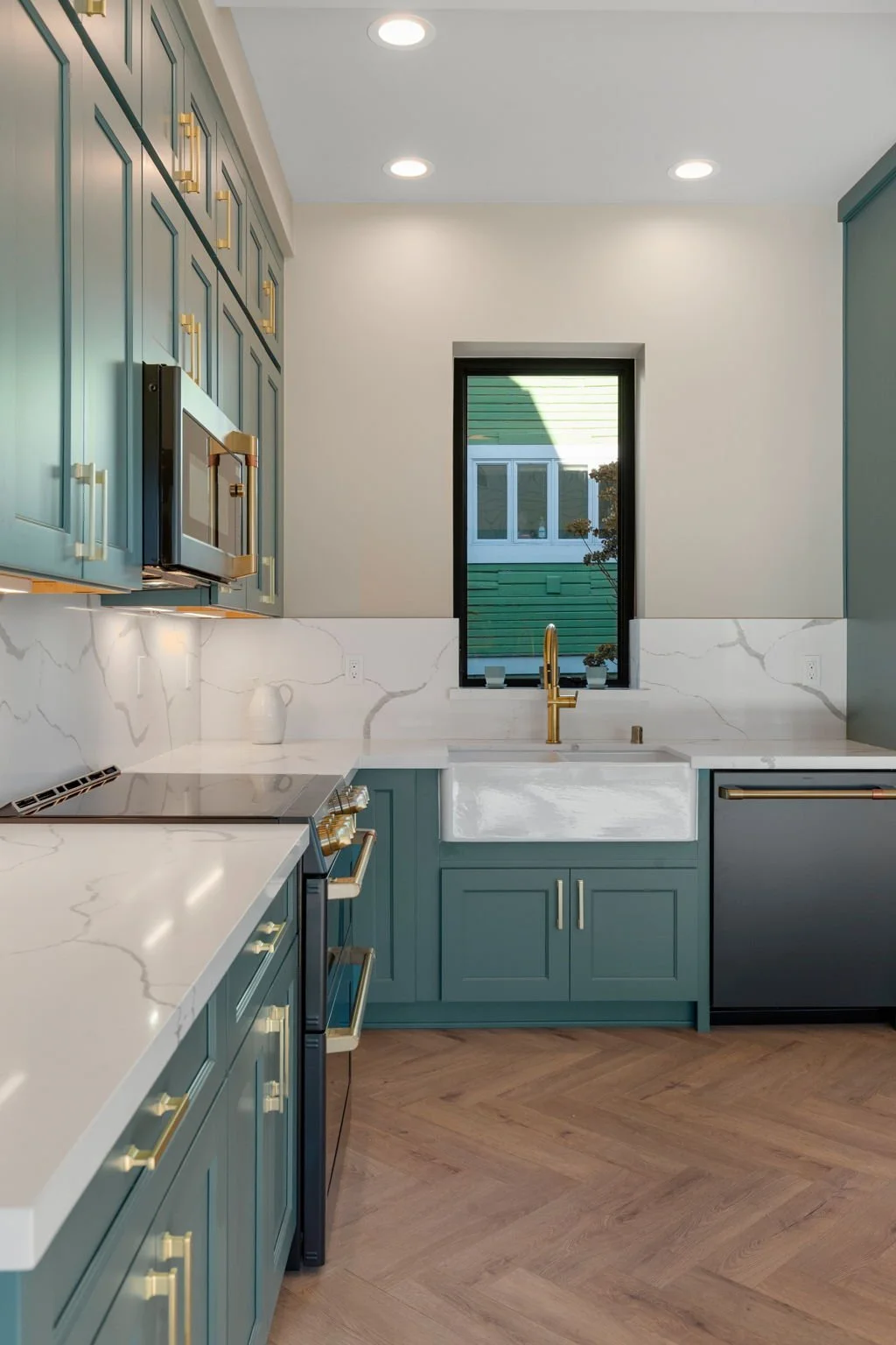 Brightsky-Arboretum-kitchen 06-low.jpg
