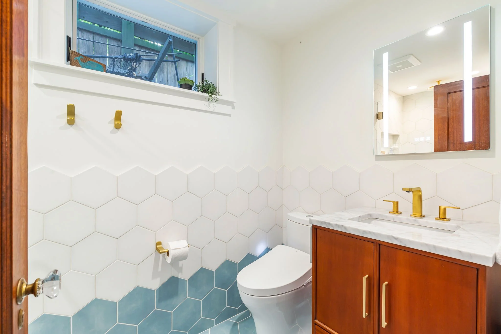 brightsky-1904-seattle-interior-remodel-bath-1.jpg