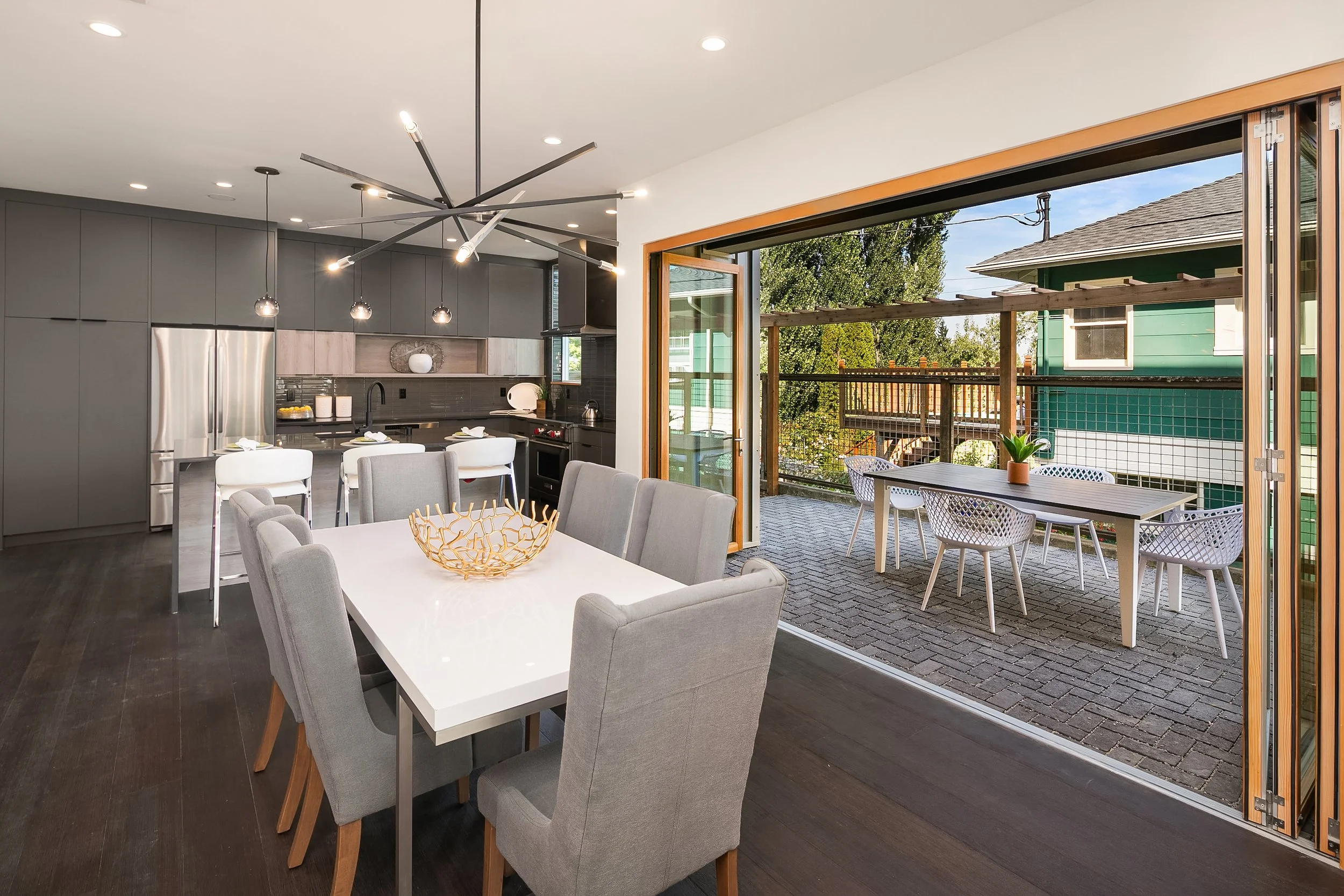 brightsky-ward-seattle-residential-dining-7.jpg