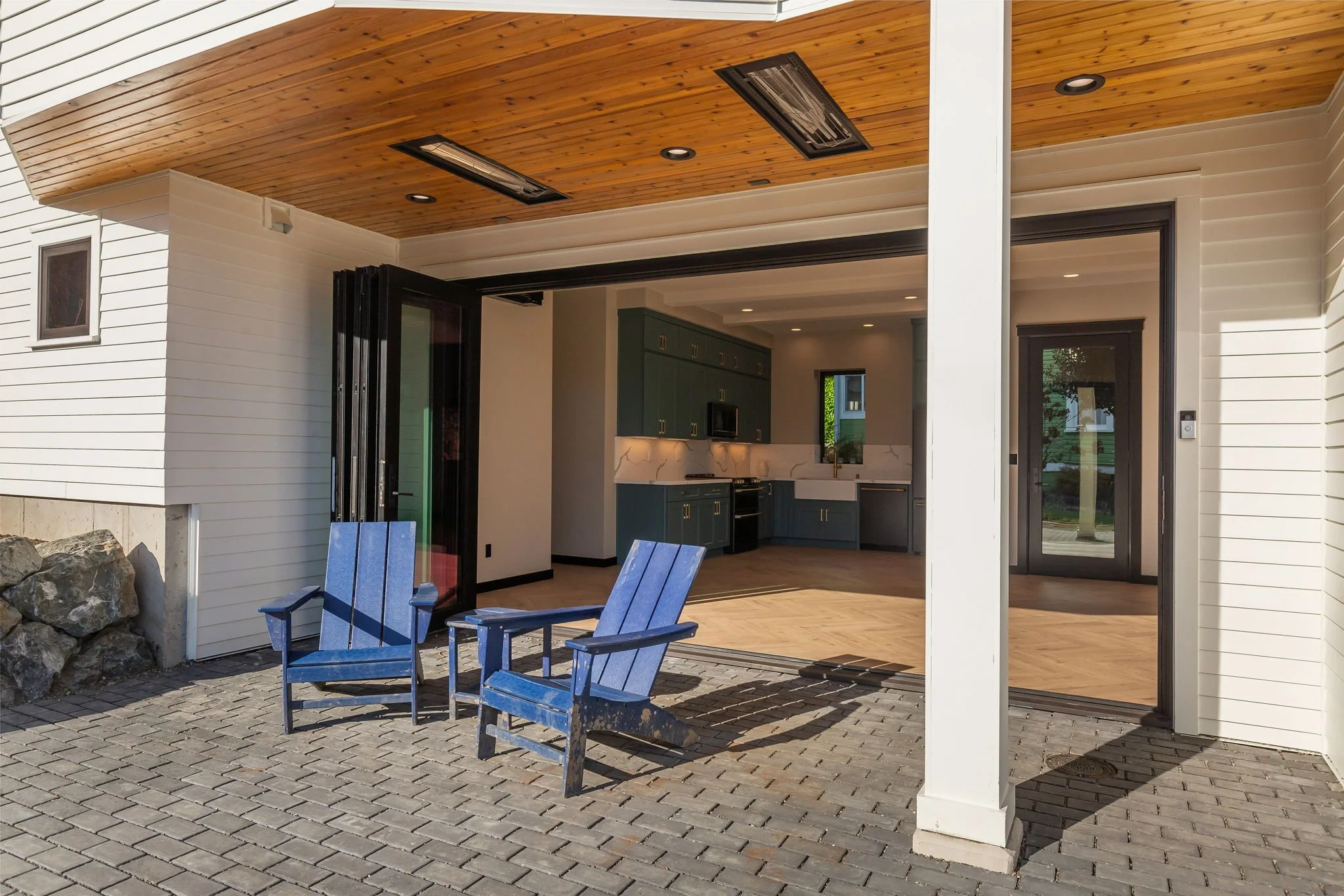 Brightsky-Arboretum-patio 02-low.jpg