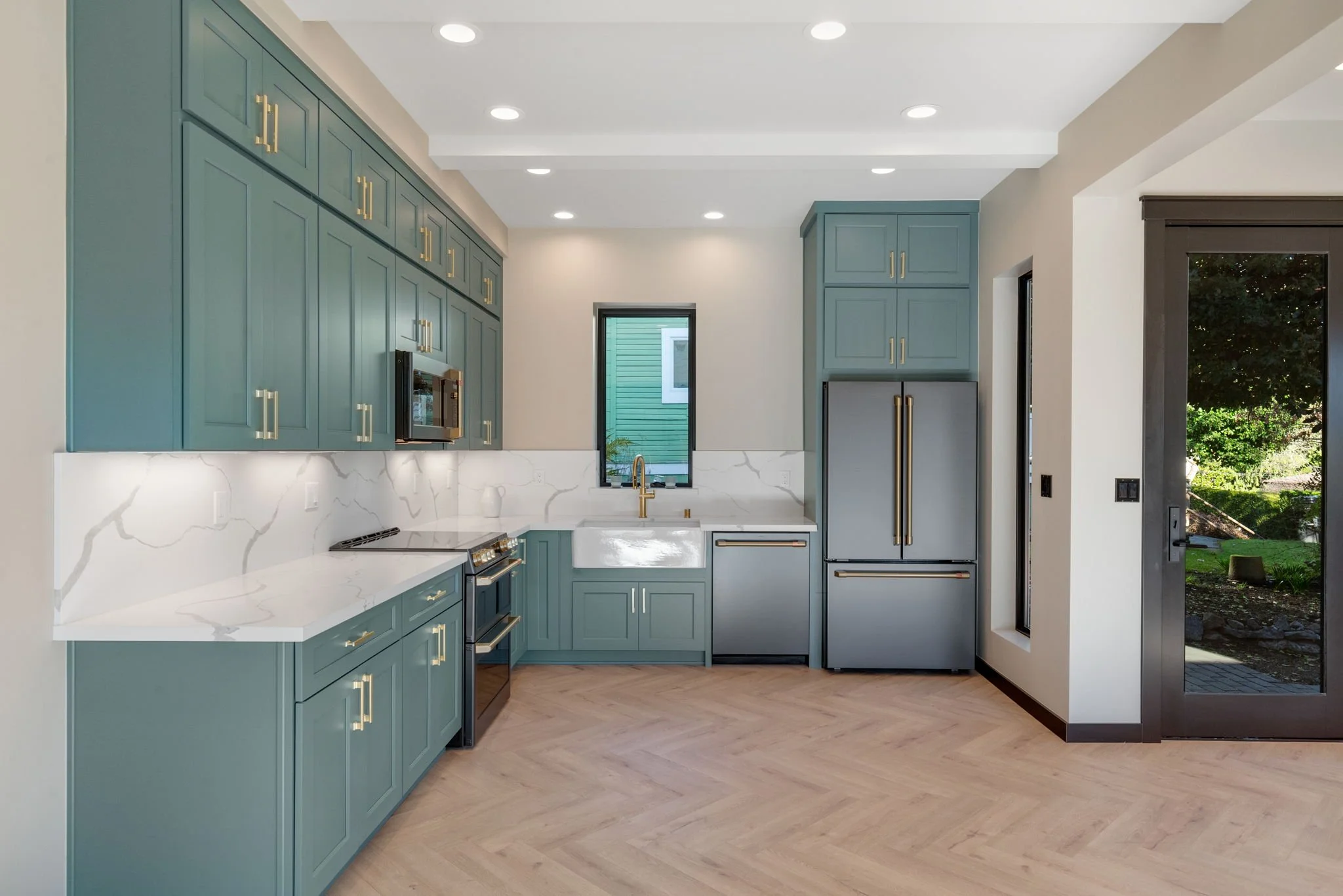 Brightsky-Arboretum-kitchen 04-low.jpg