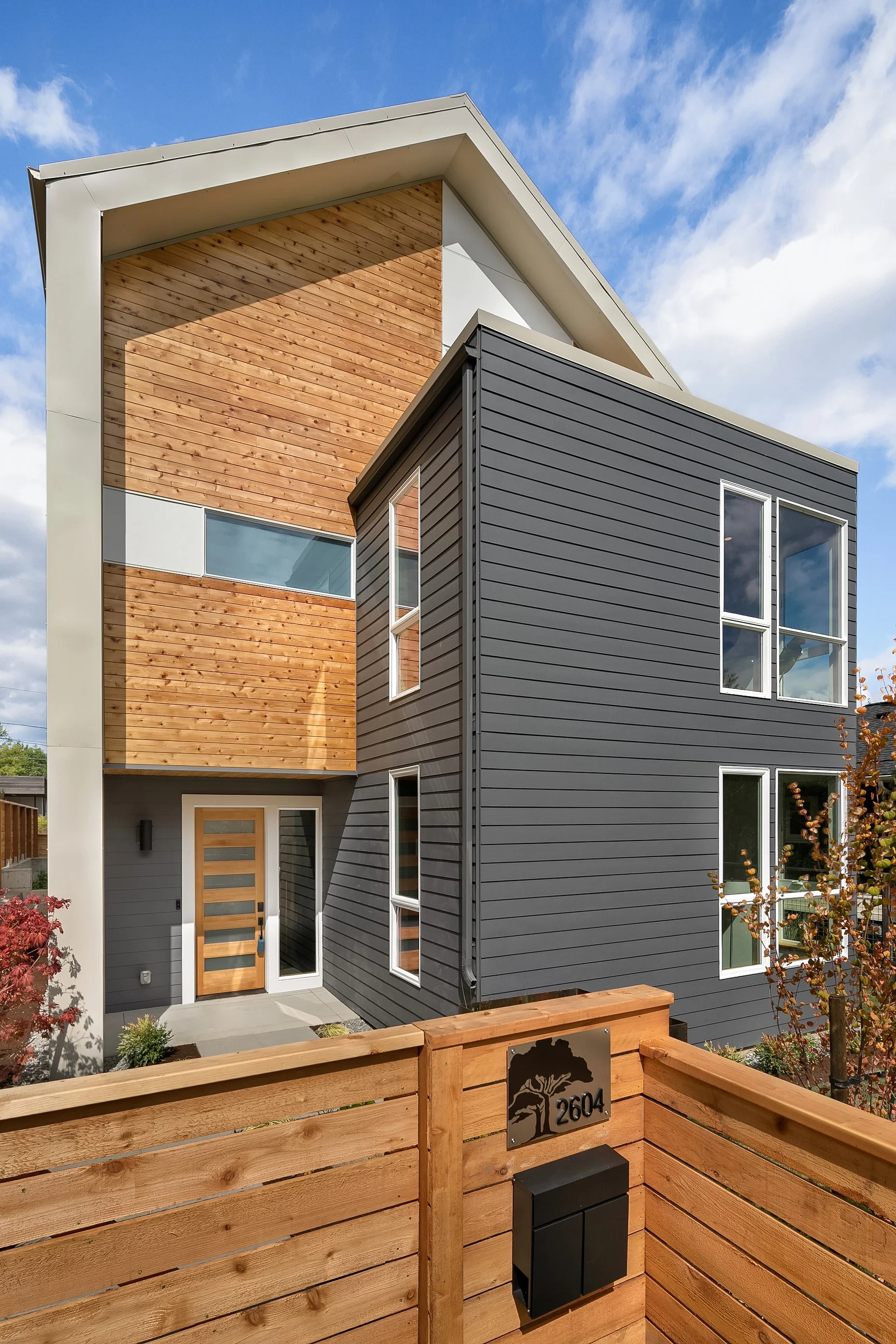 brightsky-ward-seattle-residential-exterior-7.jpg