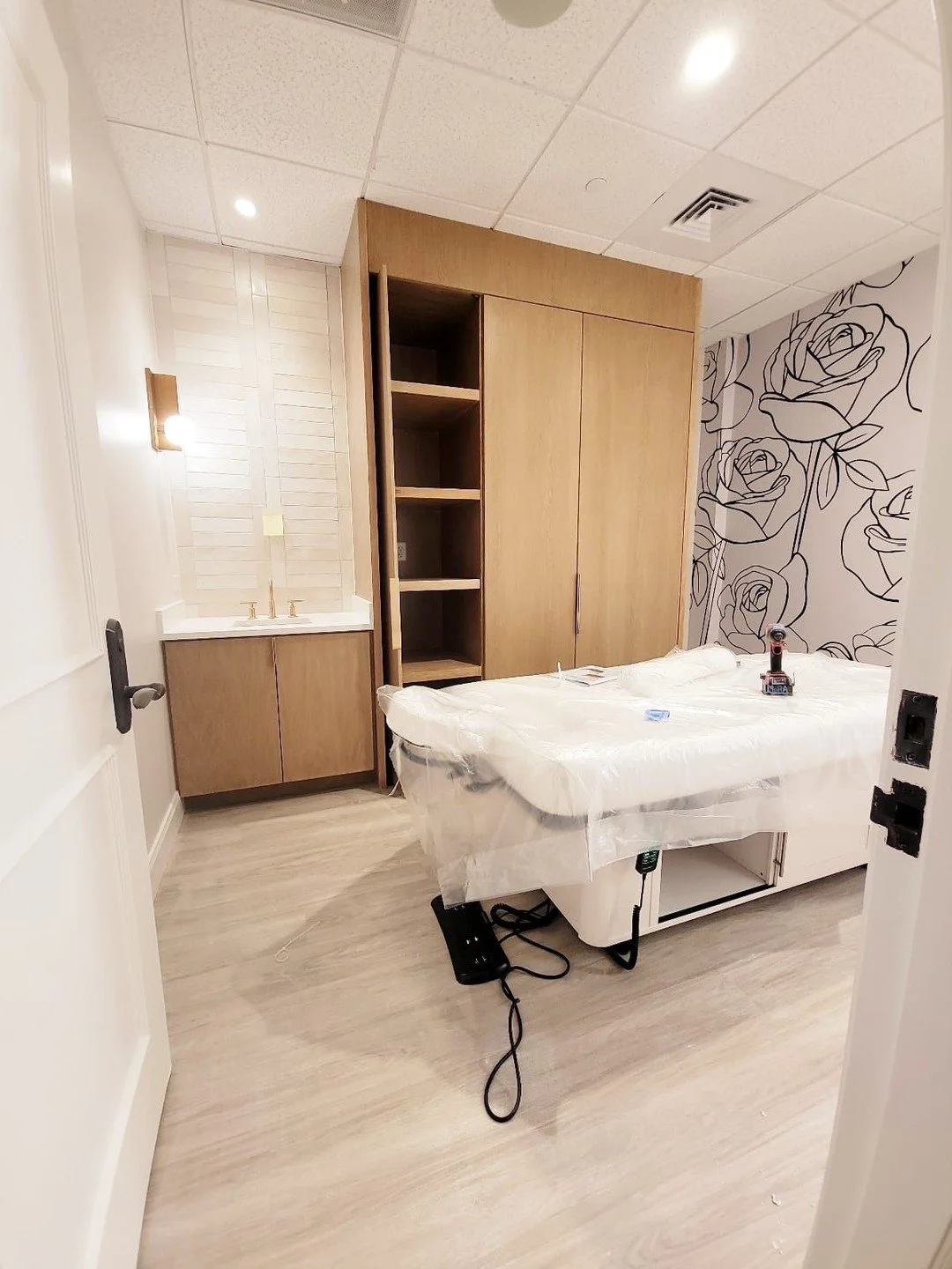 Custom spa built-ins for a serene guest experience at Hotel Viata's Spa Viata in Austin, TX.
.
.
.
#CPCustomsHospitality #CustomMillwork #HotelDesign #SpaDesign #CustomCabinetry #HotelRenovation #ModernHospitality #HotelInteriors