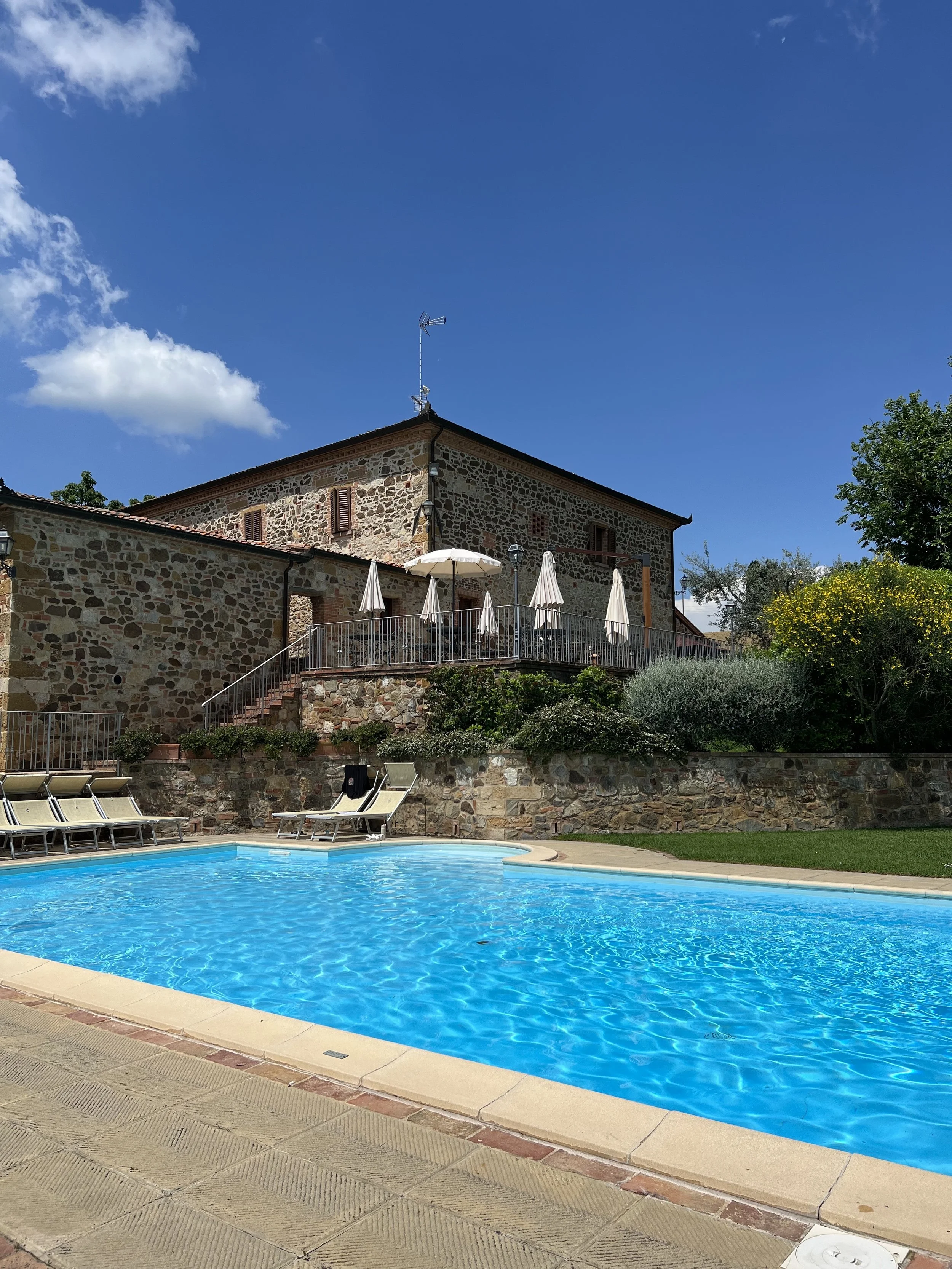 Where to Stay in Tuscany: Town vs. Countryside