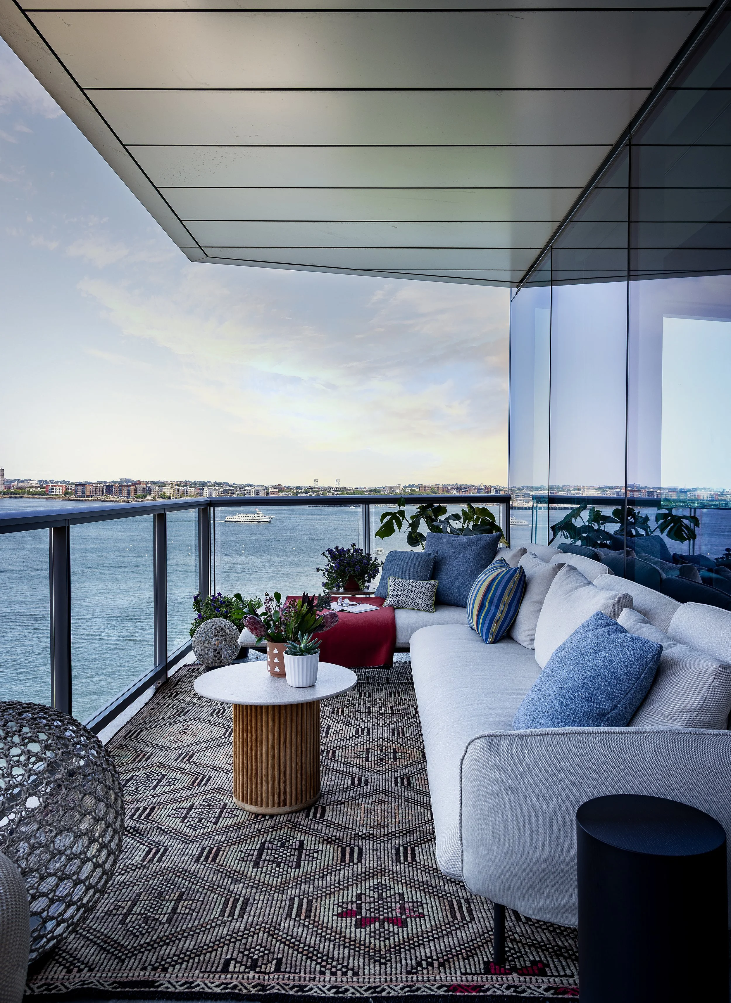 elms-interior-design-boston-harbor-view-highrise-18.jpg