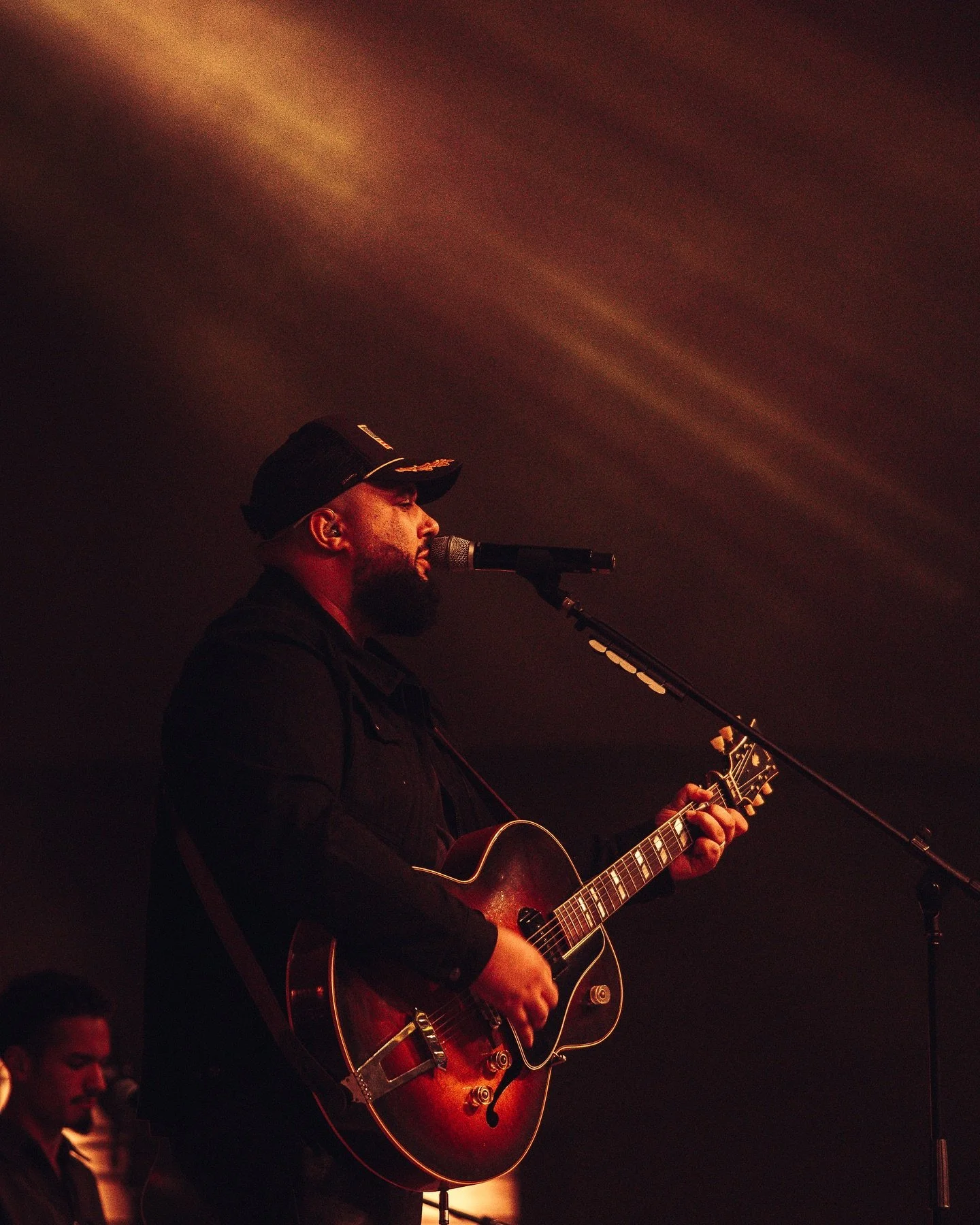 20k! So grateful for everyone who&rsquo;s been part of this journey. 🙏
My heart is to share hope and point to Jesus&mdash;the One whose love never lets us get too far away.

Thankful for this chapter, and for all the seasons and days still to come. 