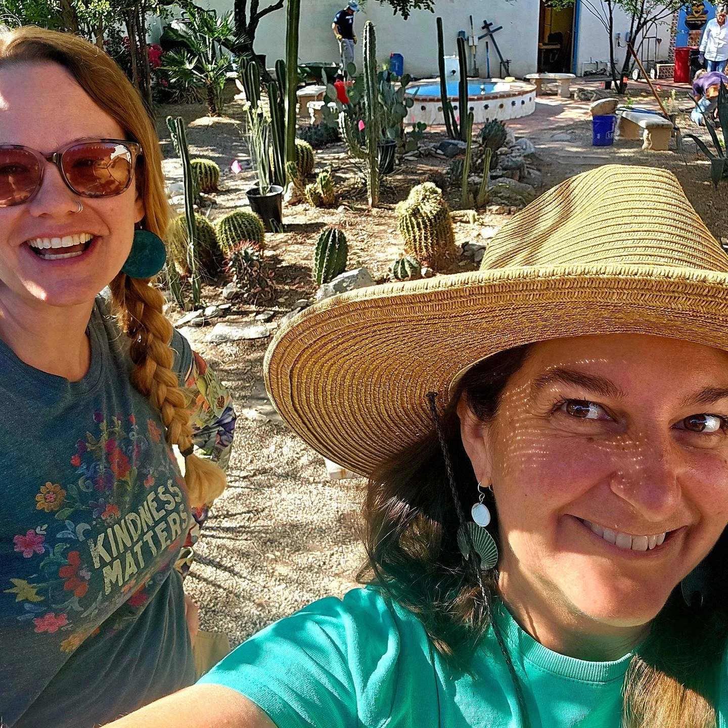We spent a beautiful Saturday morning enhancing the Baker Quiet Garden at @stphilipstucson with new native pollinator plants. The enclosed courtyard is anchored by a majestic carob tree, and is the perfect spot for a butterfly garden. Thanks to all t