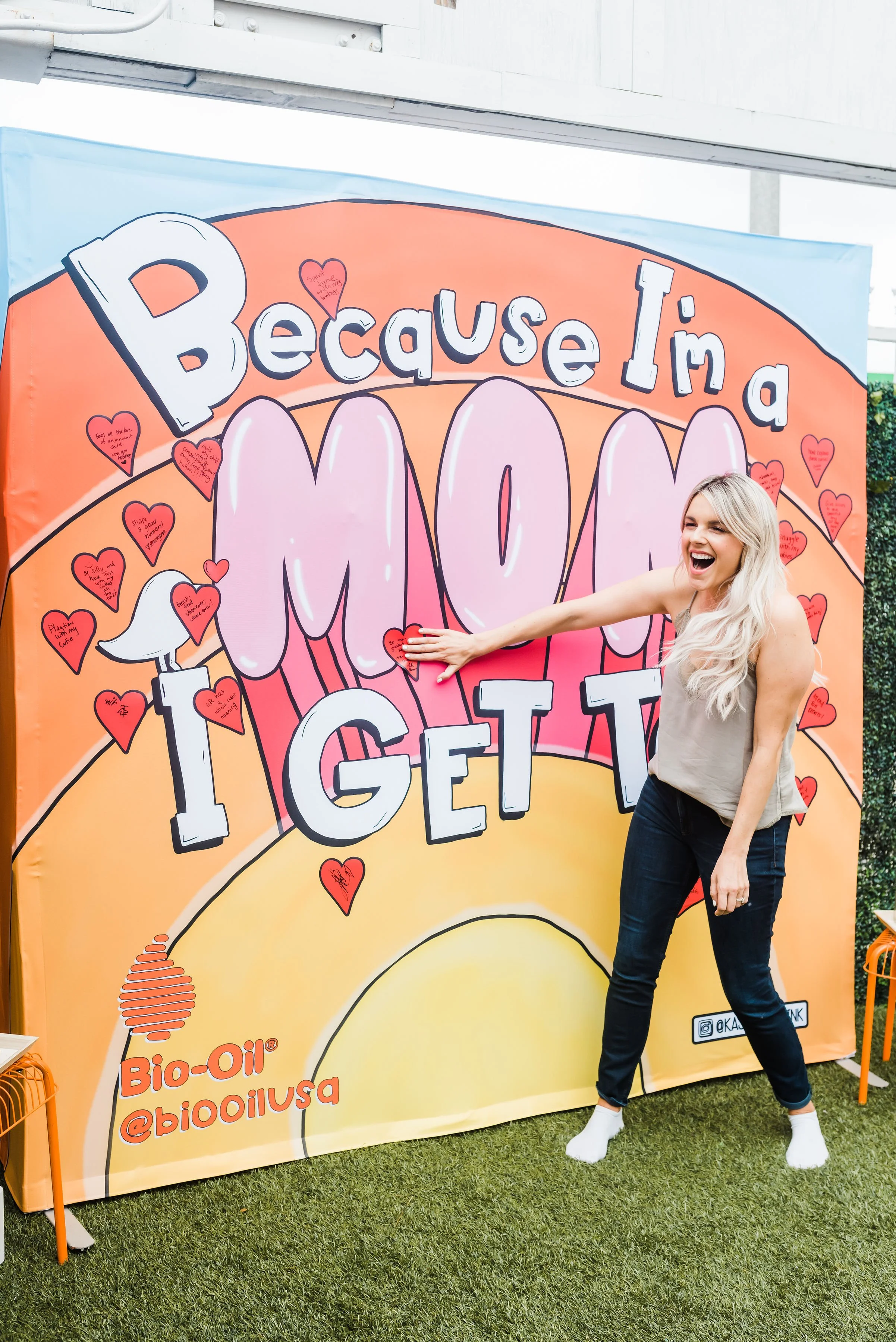 experiential-event-design-live-interactive-art-activation-mural.JPG