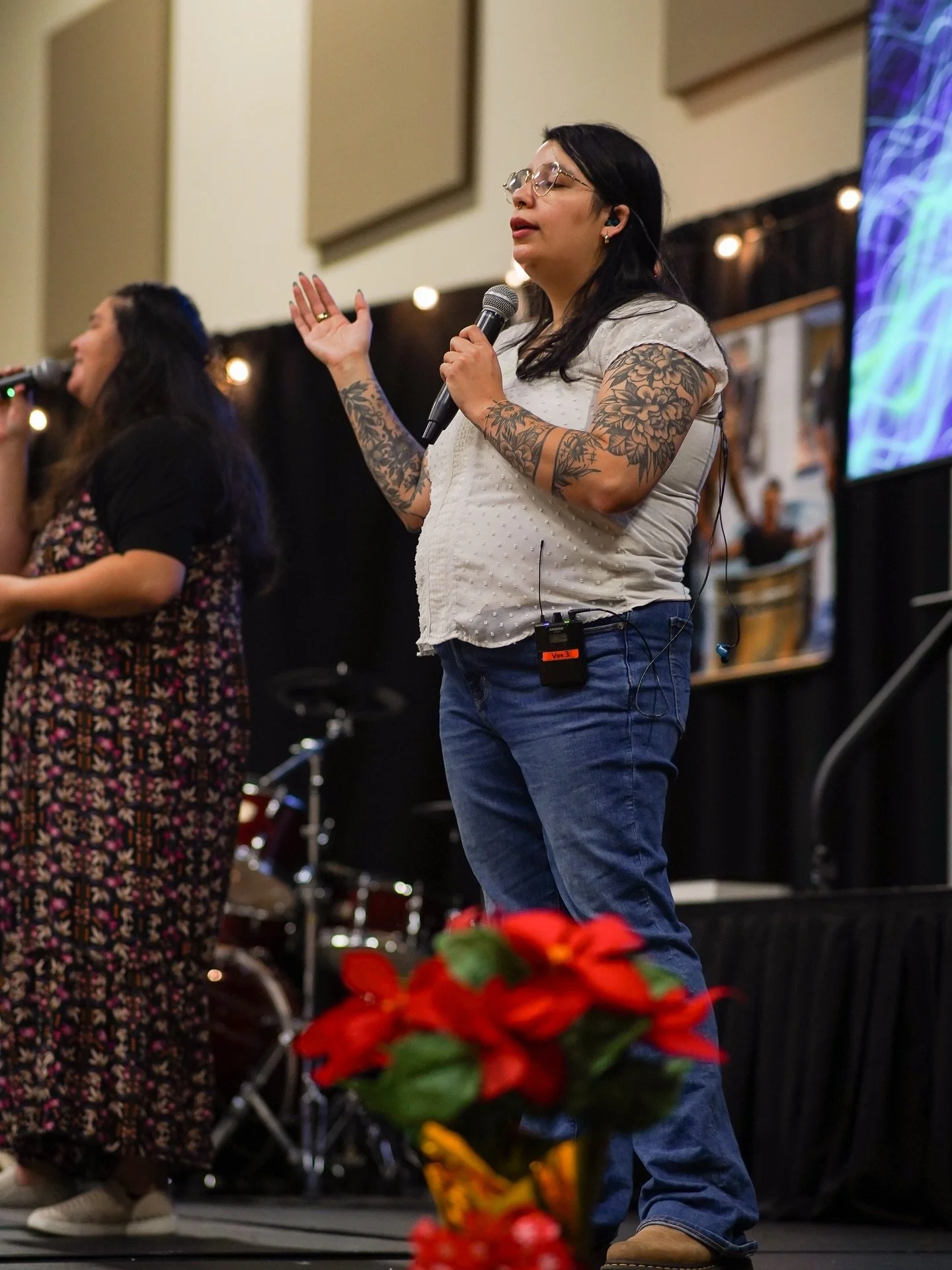 Tomorrow we come together for ONE Christmas service at 10:30 AM! 🎄✨
Join us for a joyful Christmas experience with cocoa, a cookie contest, and our adorable kids choir as we celebrate the hope of Jesus together. Bring your family or come as you are 