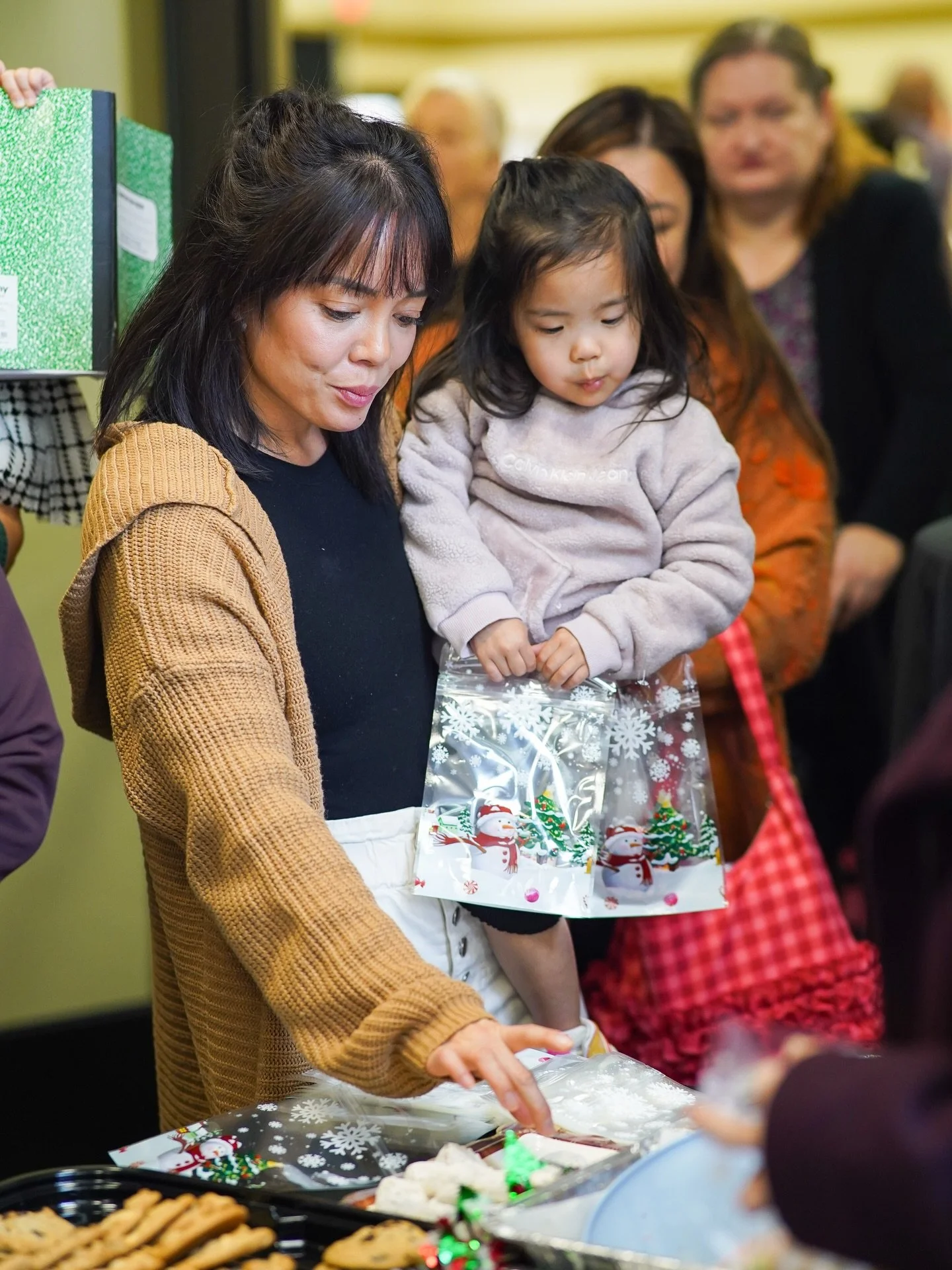 Still smiling from yesterday! 🎶☕️🎄
Our Christmas service was filled with joy, laughter, and the reminder that Jesus is the greatest gift. Thankful for every family, every story, and every moment shared together. 🎄🤍