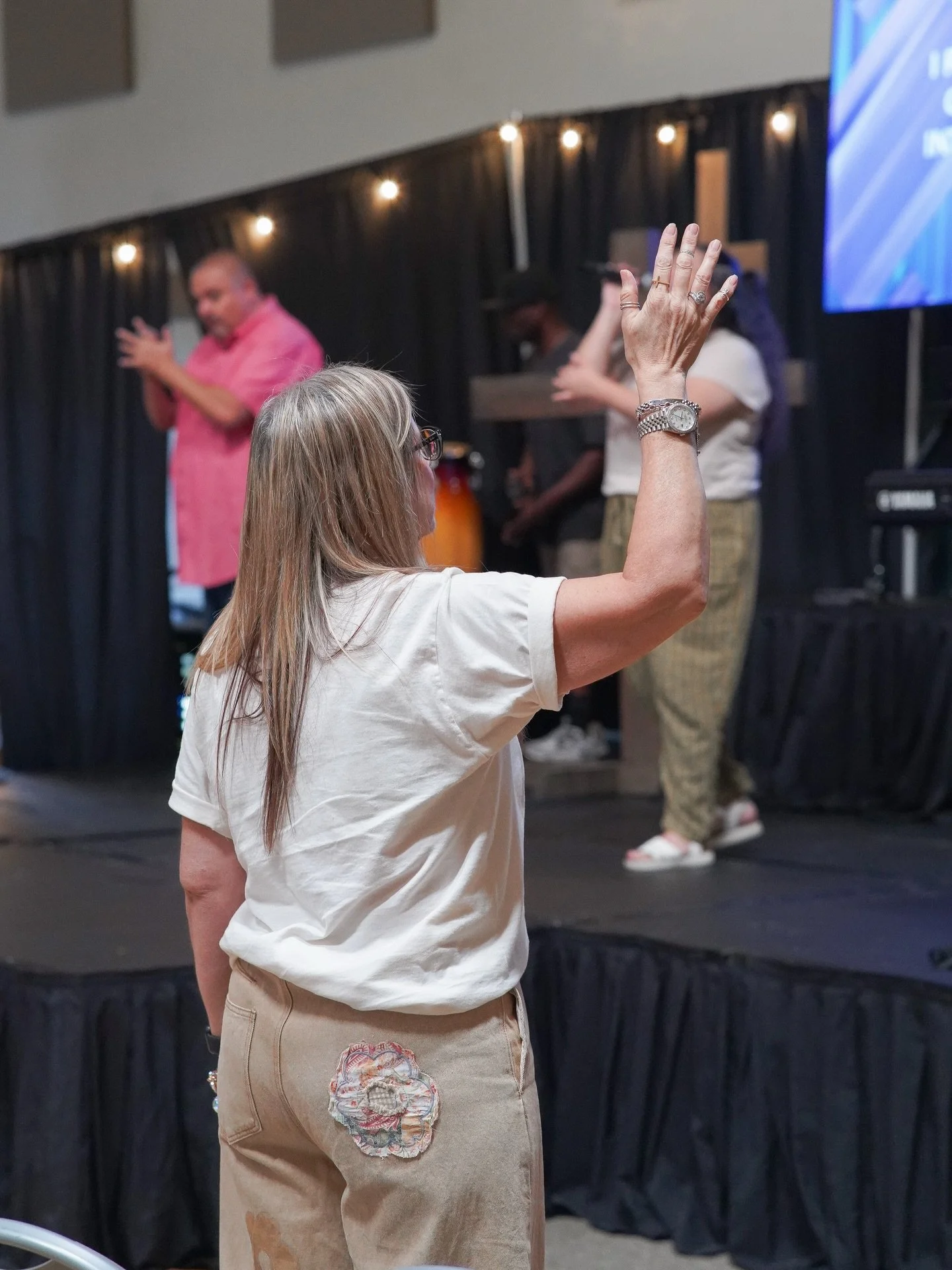 Grateful for a Sunday spent together. 💛 Worship, community, and a reminder that following Jesus shapes how we live every day, not just on Sundays.

Let&rsquo;s step into this week staying close to Him and growing together. 🙌