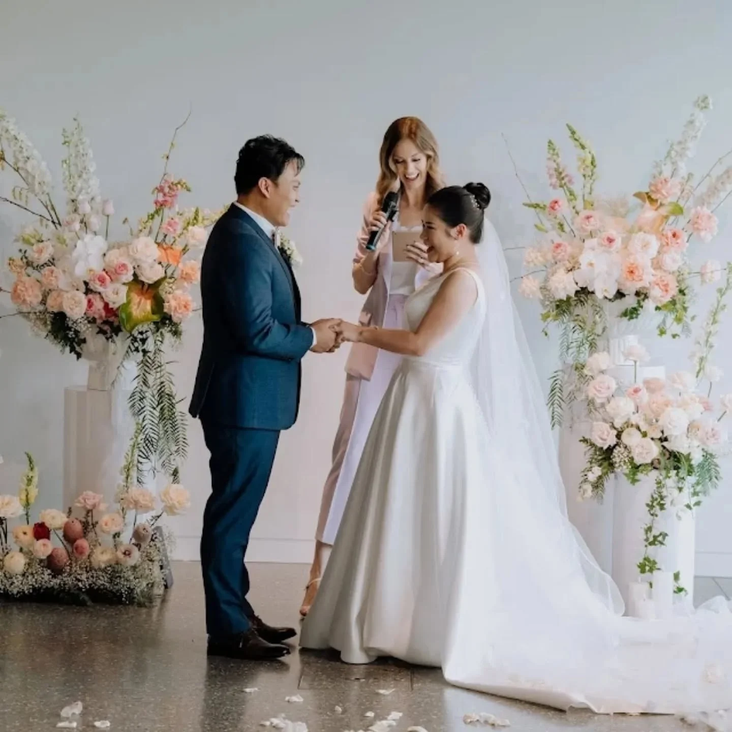 🖤 Chau &amp; Joe ~ Trăm năm hạnh ph&uacute;c

a perfect blend of heartfelt moments, big smiles, and me doing my very best attempt at Vietnamese (swipe for proof).

Then, as if that wasn&rsquo;t enough fun for one day, I stepped into MC mode and the 