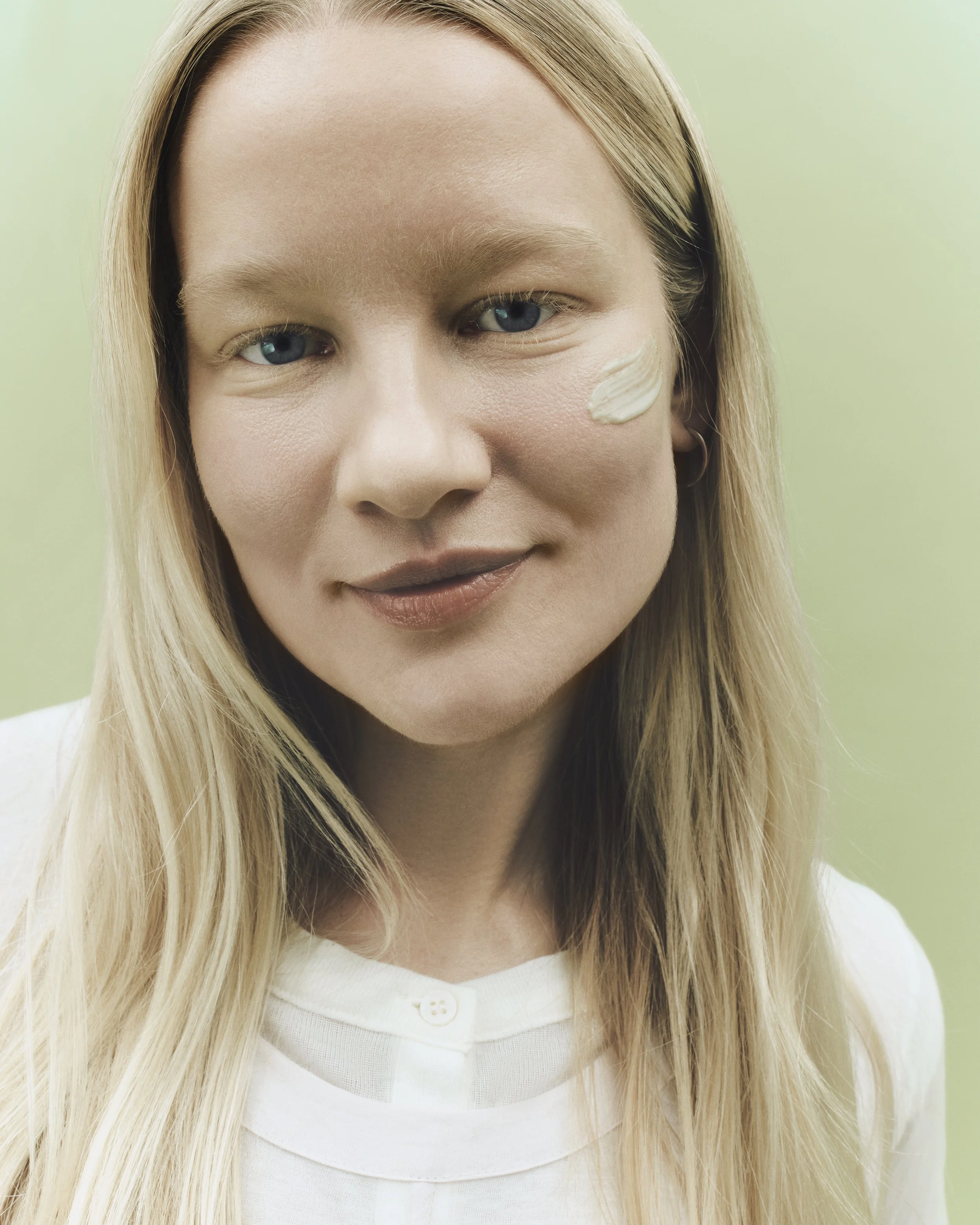 YTTP_ProteinBalm_26_Photo_Model_Hero_Lili_ModelPostApplication_2529.jpg