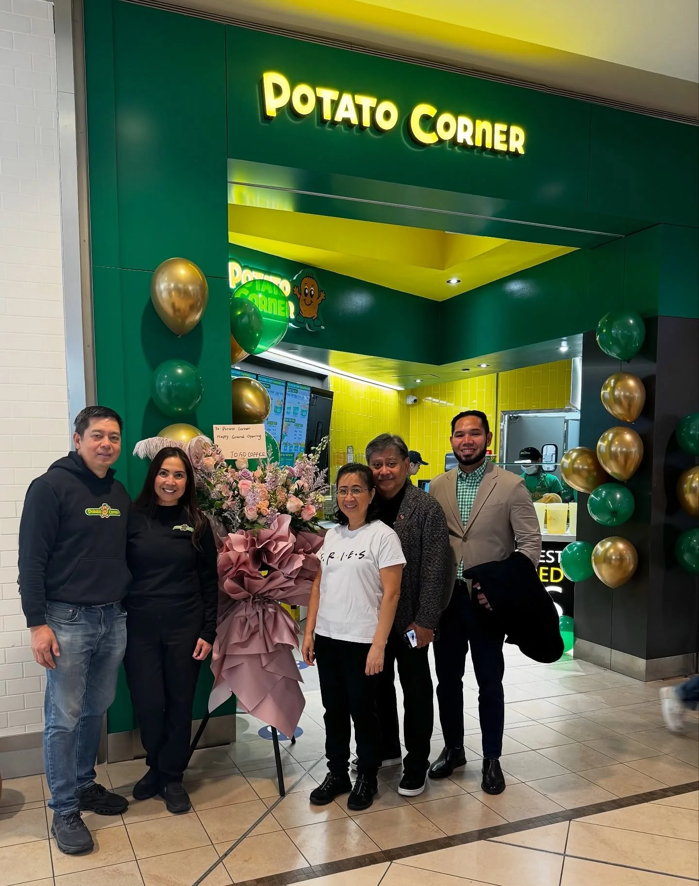 🎉 Congrats to Potato Corner on your grand opening at STC! 🎉
So happy to celebrate this special day with you 💚🍟 Love your energy and vision &mdash; wishing you big success in Canada! 🇨🇦✨ @potatocornerph @potatocornerab 

#TOGOCOFFEE #PotatoCorne