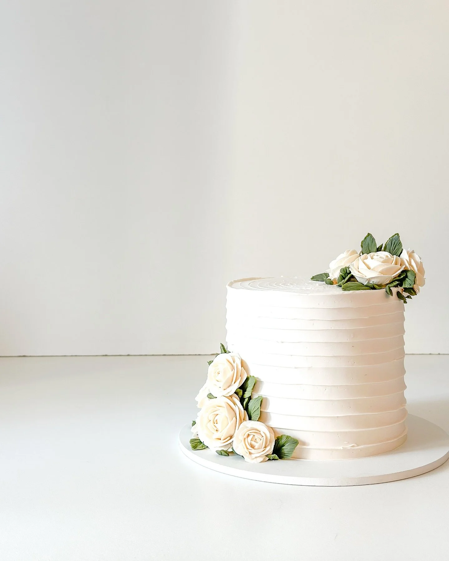 For Madison + Dominic 🤍🌱

Craft Flavor: Vanilla Bean

#sandiegowedding #weddingcake #buttercreamflowers #cuttingcake #connorscraftcakes