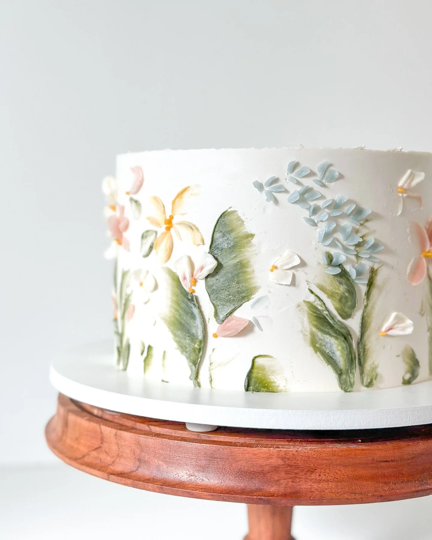 Painted wildflowers for Matthew + Jessica 🌸🪻

Craft Flavor: Maple Spiced Apple 🍎 

#sandiegowedding #socalwedding #connorscraftcakes