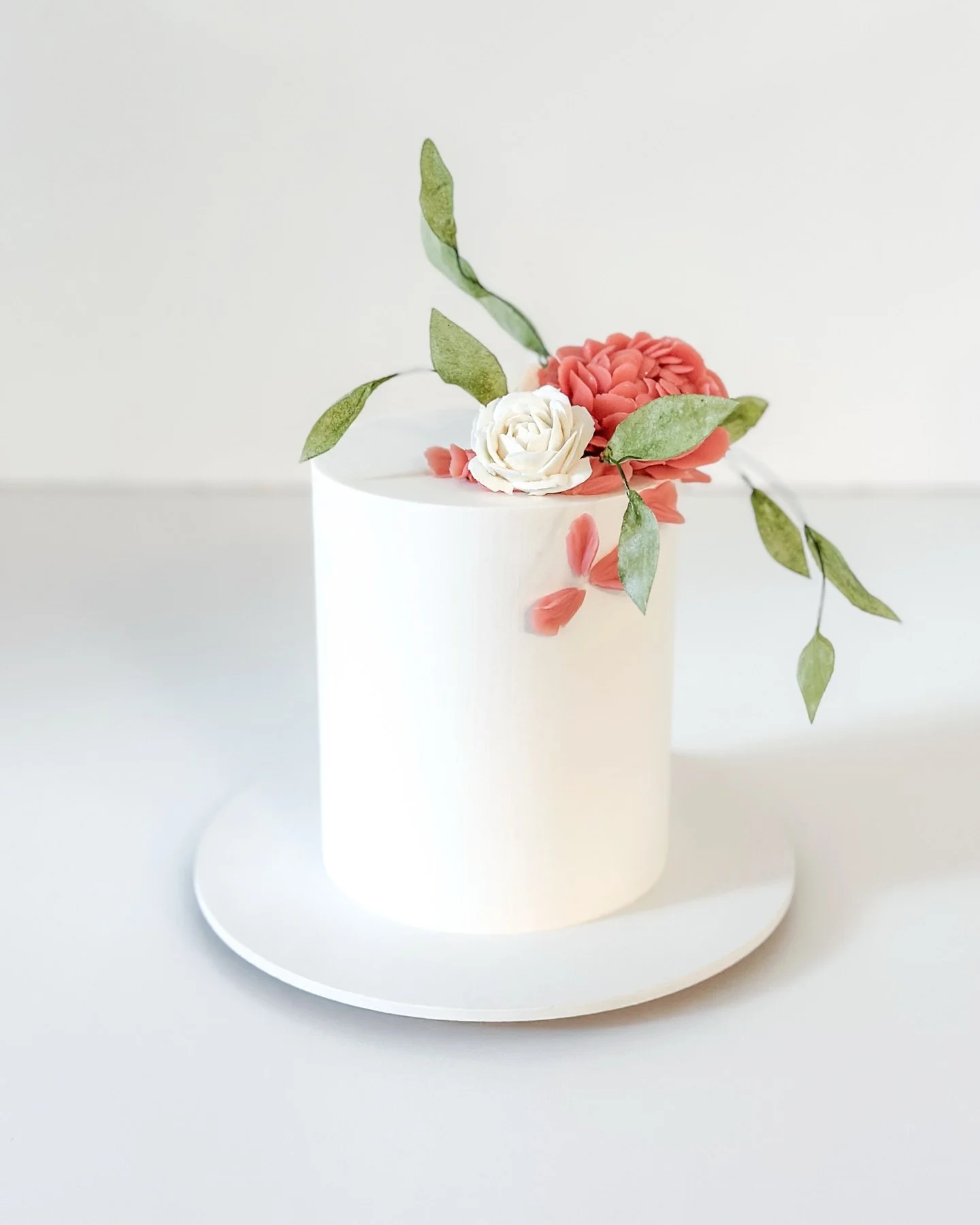 An anniversary mini for Caroline + Zack 🤍🌱

Craft Flavor: Caprino e Fichi

#sandiegowedding #weddingcake #sandiegocakes #luxuryweddingcake #connorscraftcakes