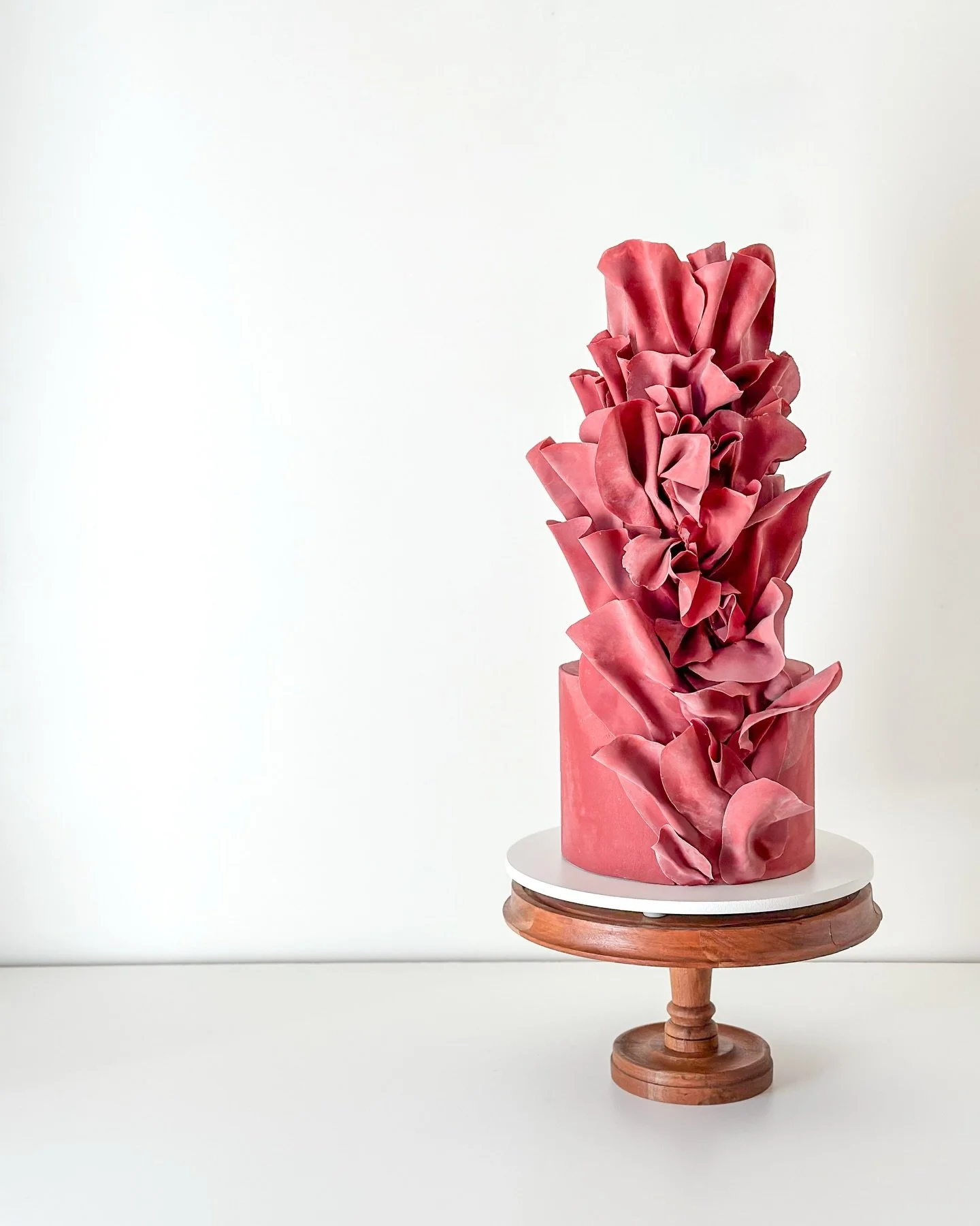 A nod to an over-the-top Valentine&rsquo;s Day wedding tasting event 💌

Craft Flavors: Banoffee + Raspberry White Chocolate 

#weddingcake #redwedding #sandiegowedding