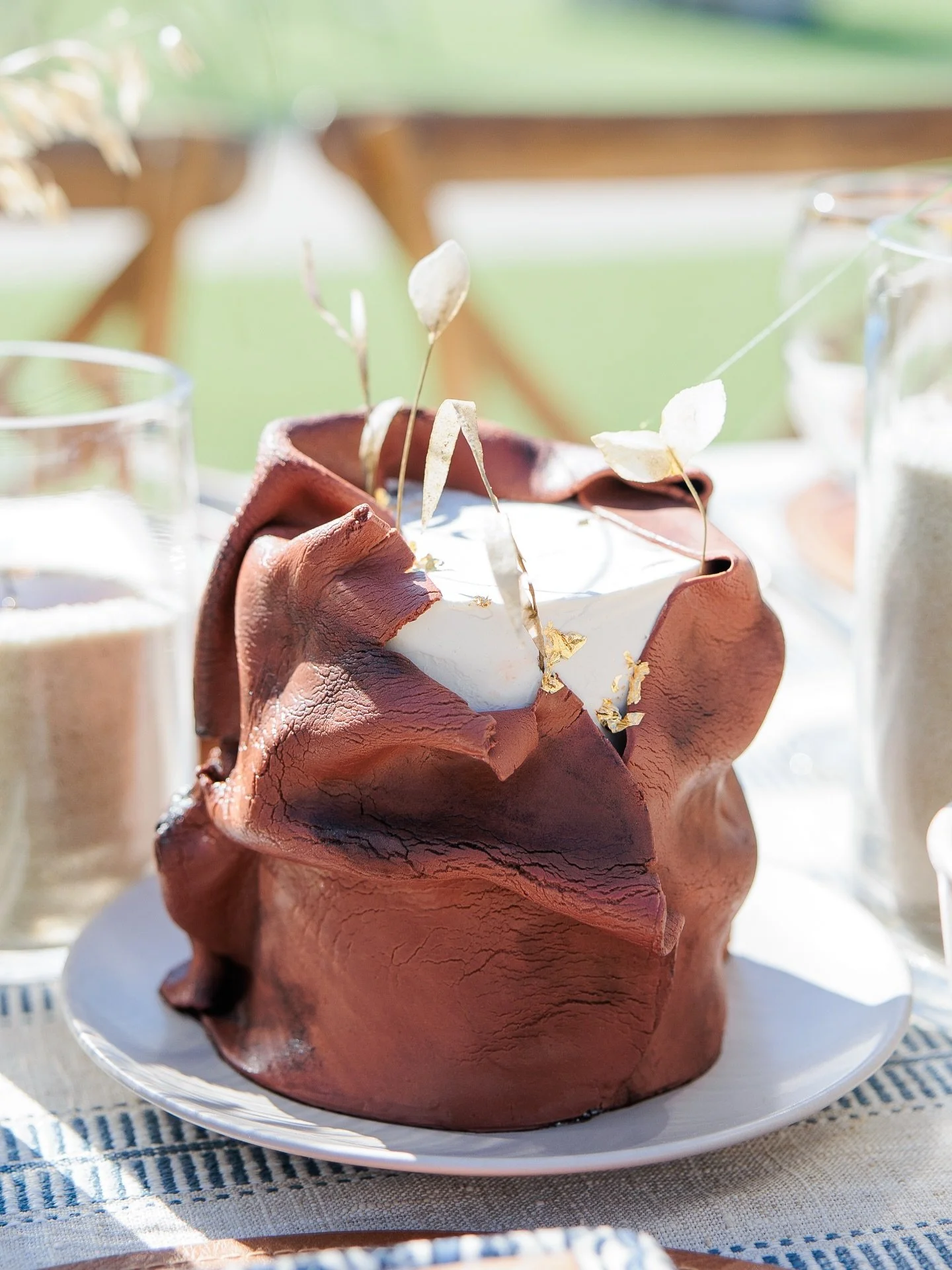 Mini cakes to honor the western &ldquo;year of the horse&rdquo; theme for @refinedandco__ &lsquo;s first lunch event of 2026 🐎 🤠 The event executed by @jcdesignsweddings was gorgeous!

Craft flavor: Amaretto Blackberry 

HOST &amp; VENUE @europavil