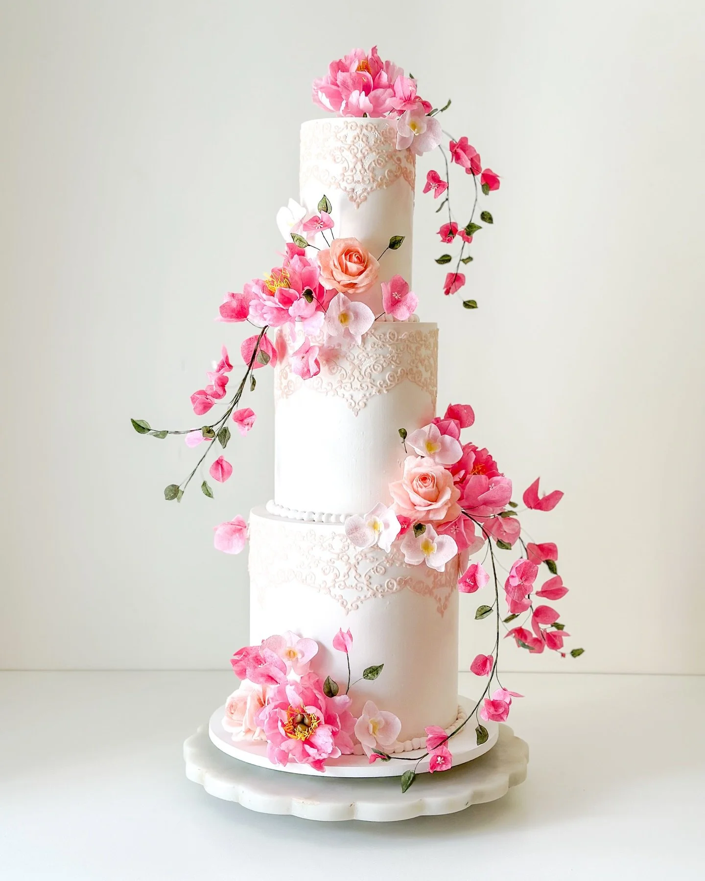 Sunset florals for Malia + Keith 🌸🌿

Craft Flavors: Aloha Kai + Espresso Hazelnut Praline + Amaretto Blackberry

#sandiegowedding #sandiegocakes #weddingcake #connorscraftcakes #luxuryweddingcake southerncaliforniawedding sandiegoweddingplanning ca