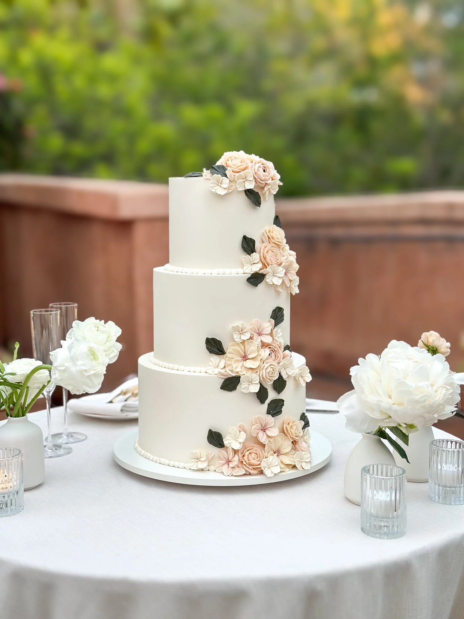 Rancho Santa Fe Wedding Cake, luxury wedding cake, buttercream floral wedding cake, San Diego wedding cake, san Diego wedding, Rancho Santa Fe wedding