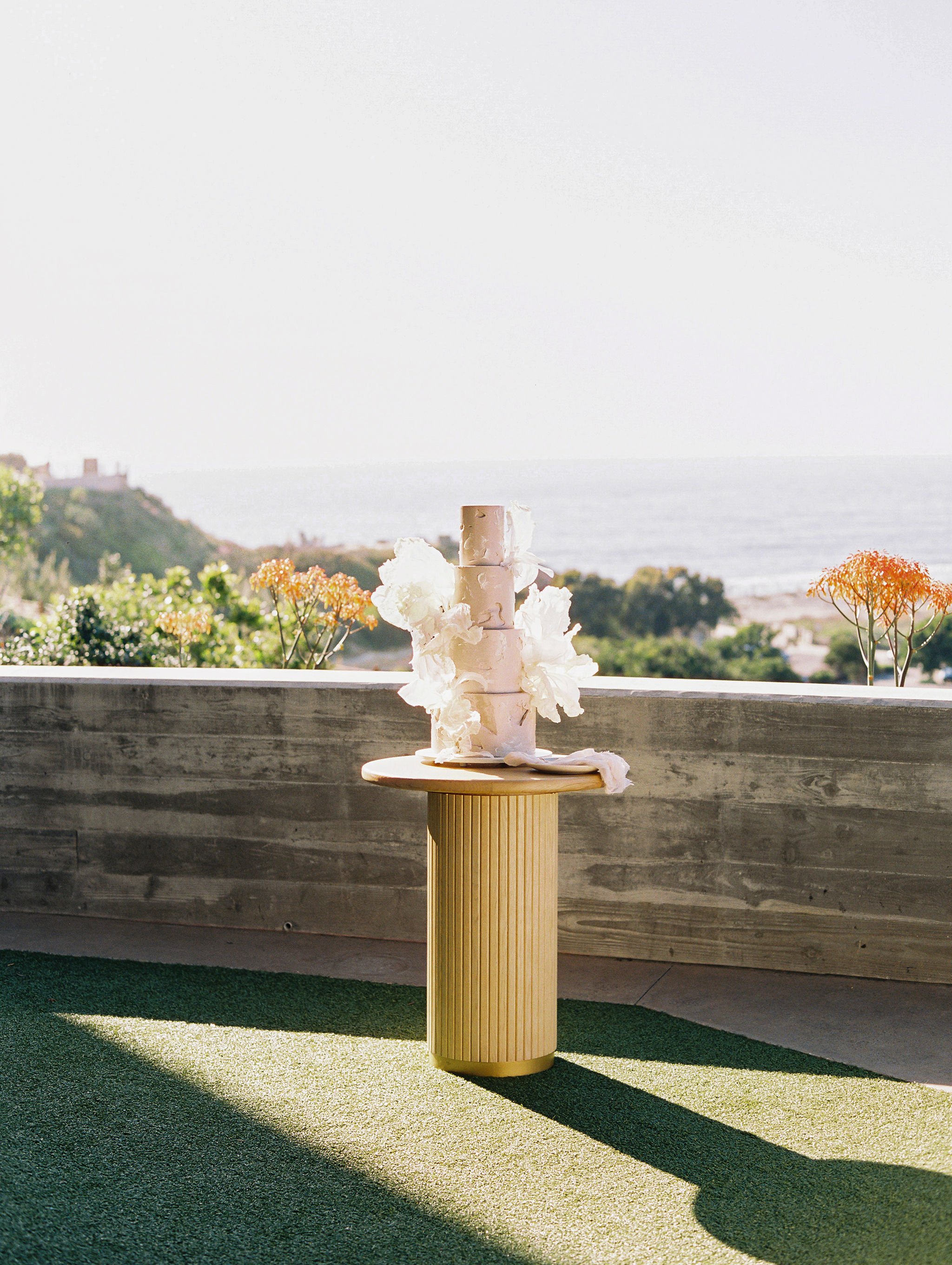 Venue: @alilamareabeachresort Planner: @theperfectpairwedding Florist: @bloomingfern Photographer: @paulineconwayphoto Drone: @zackarydevinephotography Content Creation: @lovenotemedia