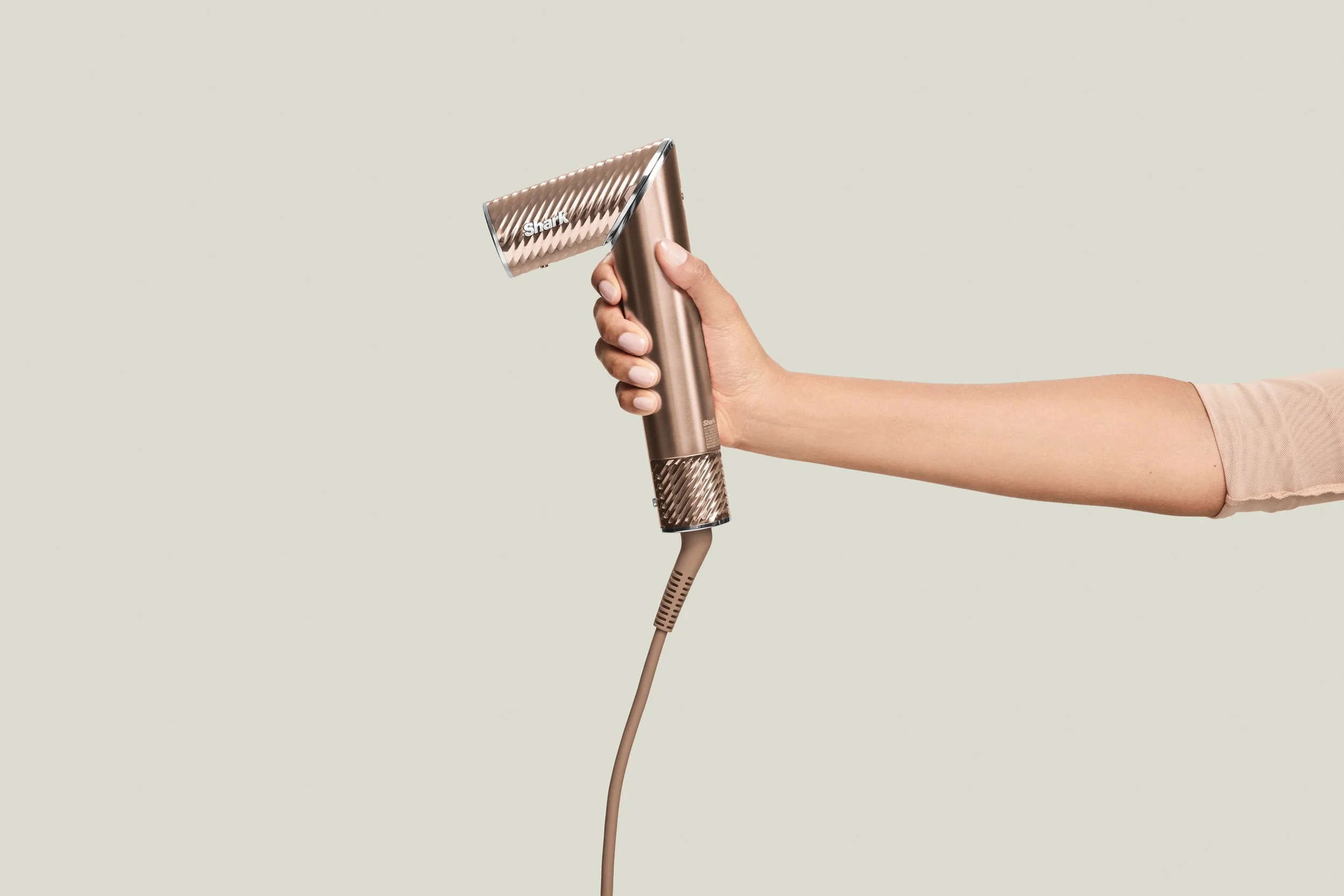 JPG-R_HD800BR_Product_Seamless_HandModel_ 2_R1.jpg