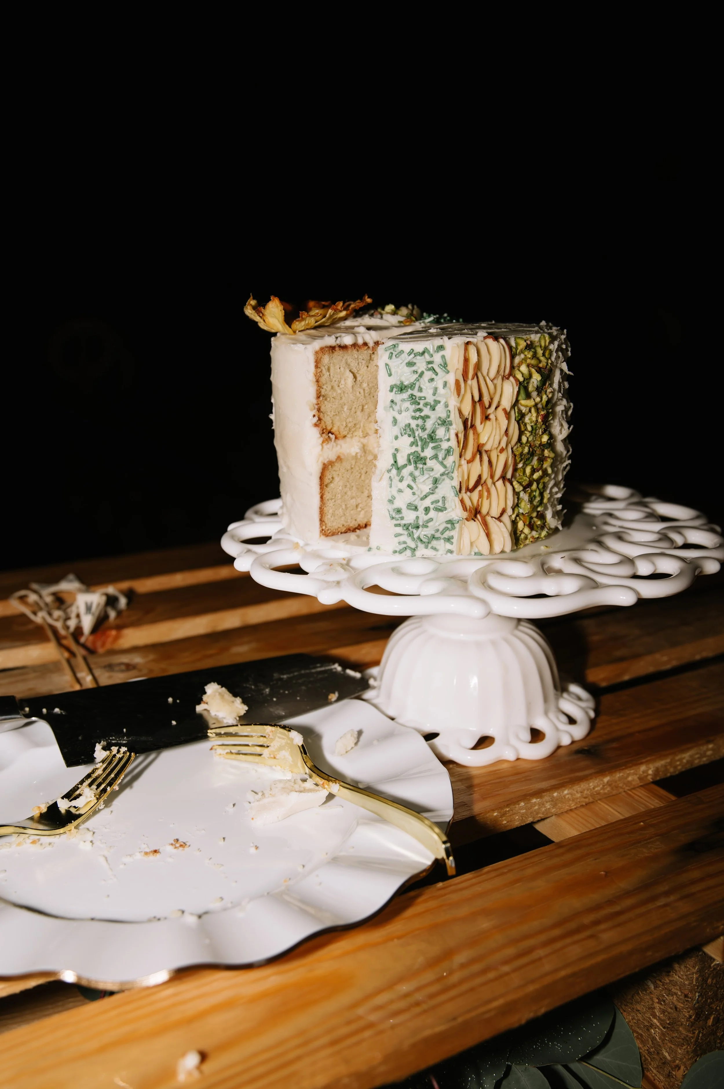 wedding cake at reception.jpg