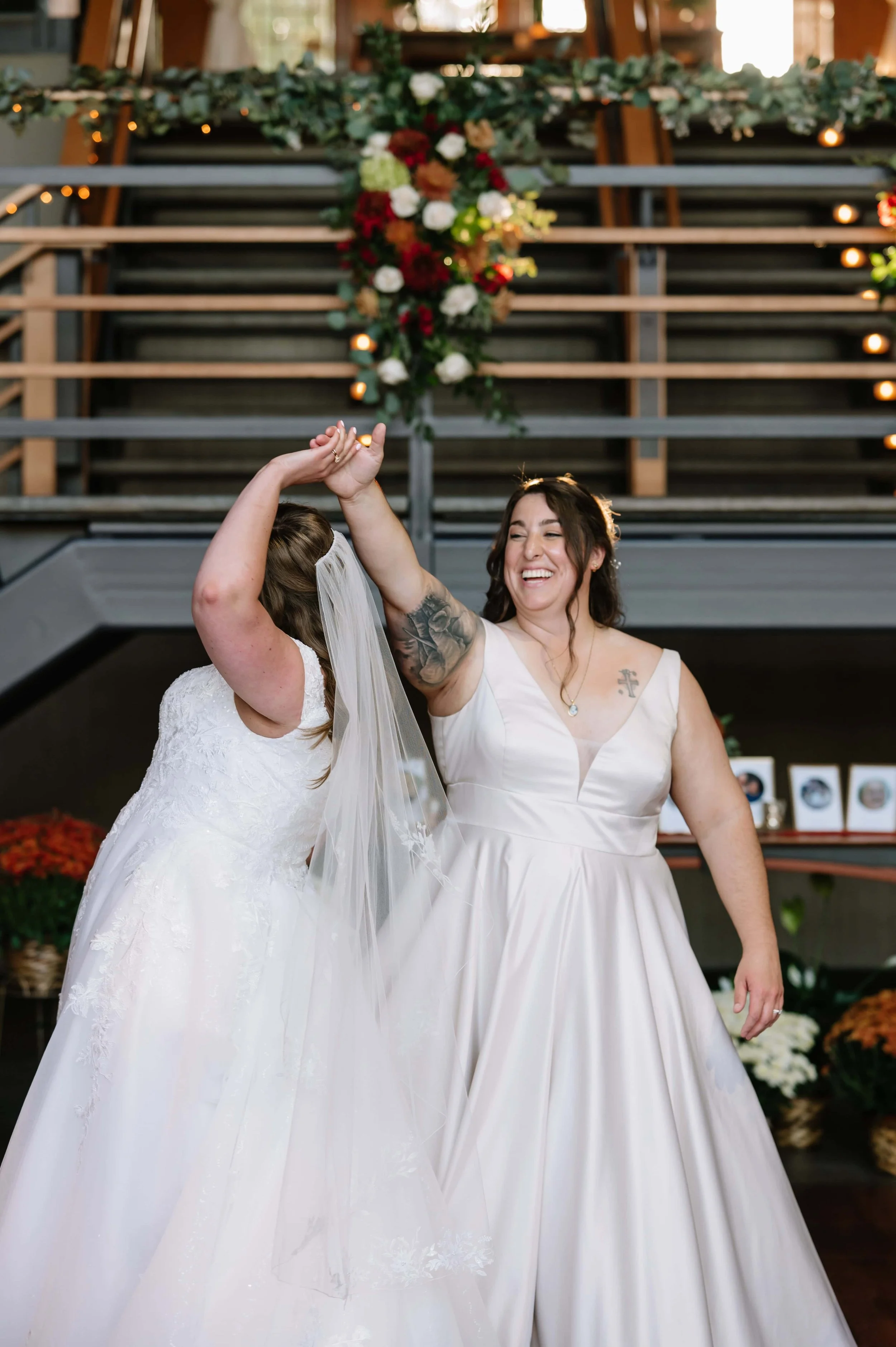 brides dancing first dance.jpg