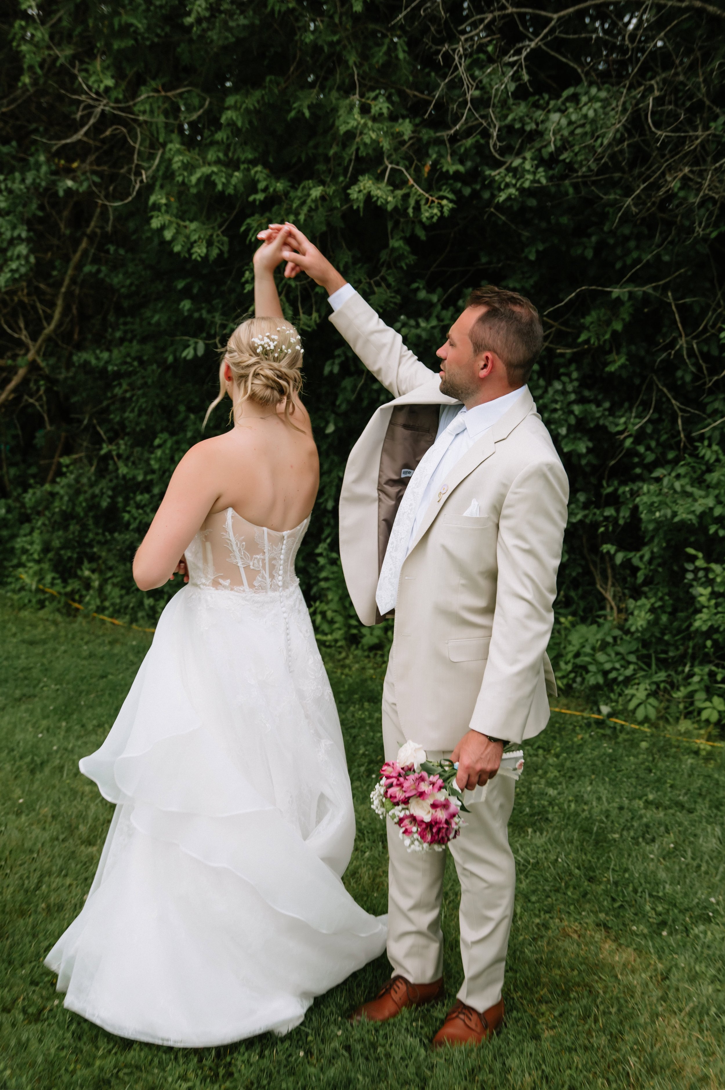 bride and groom dancing.jpg