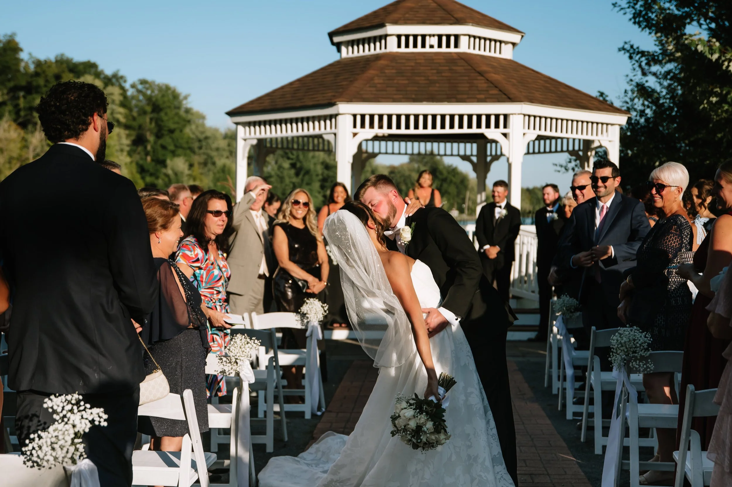 aisle kiss.jpg