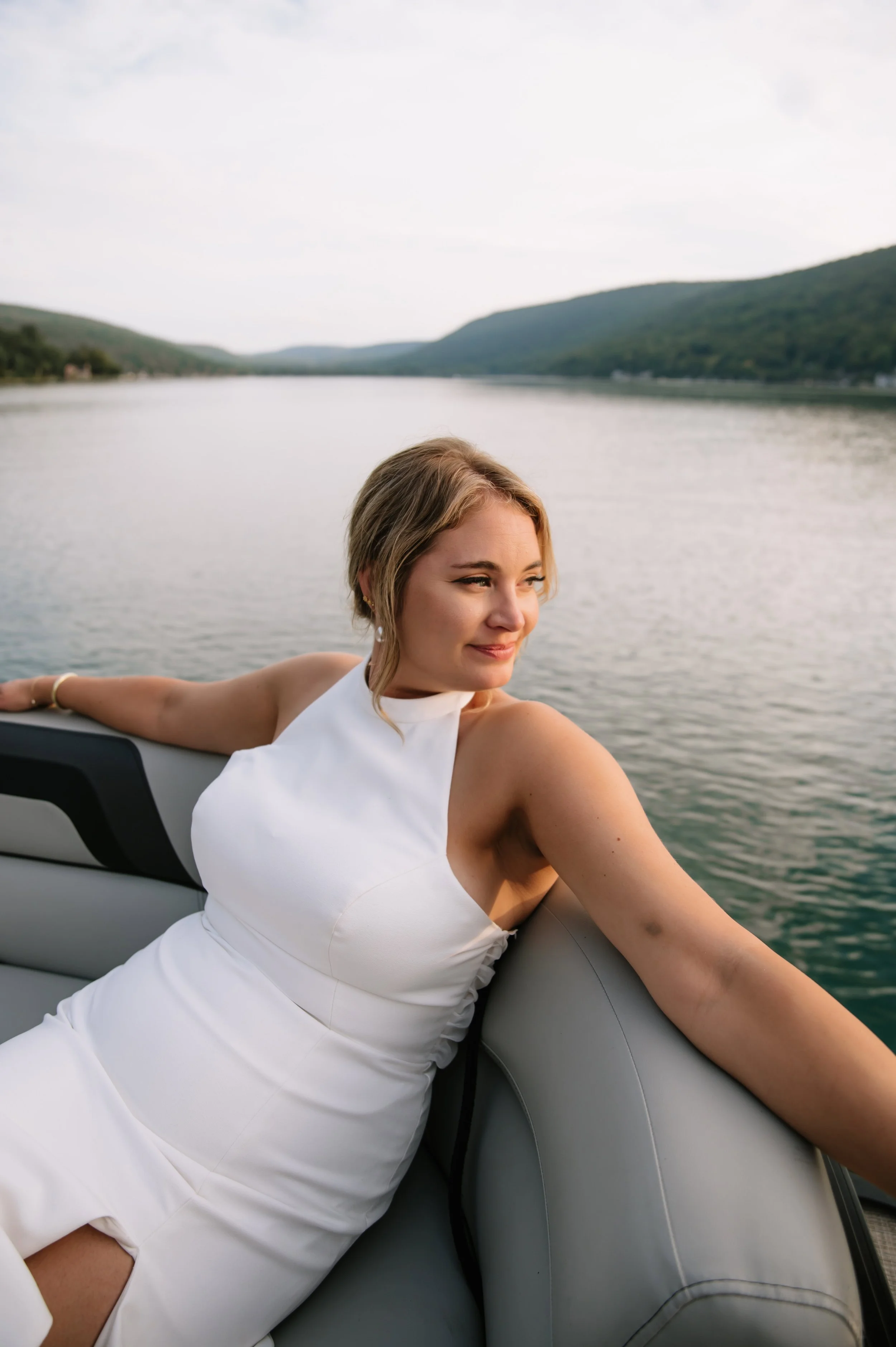boat bridal portraits.jpg