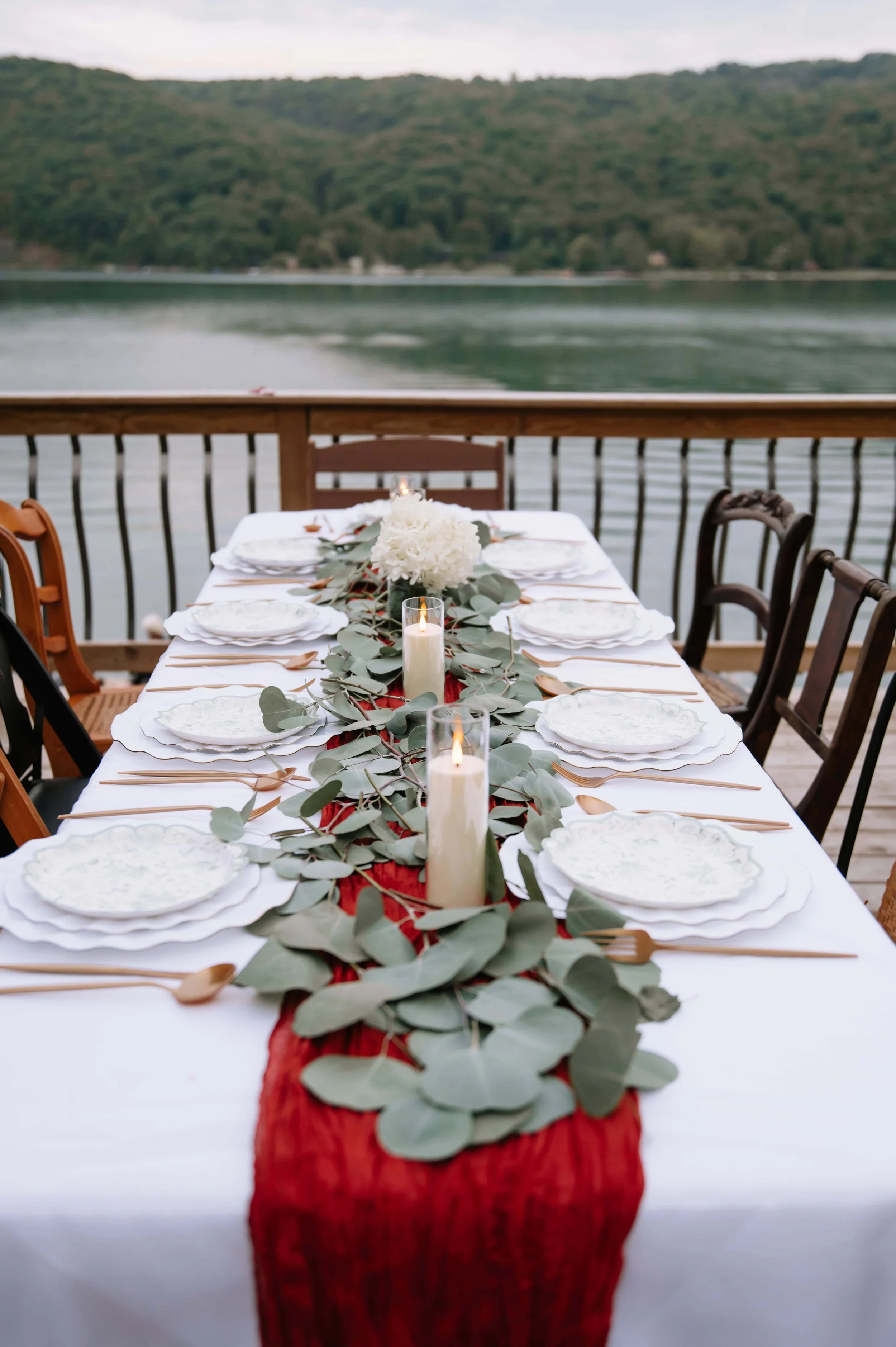 lakeside wedding table decor.jpg