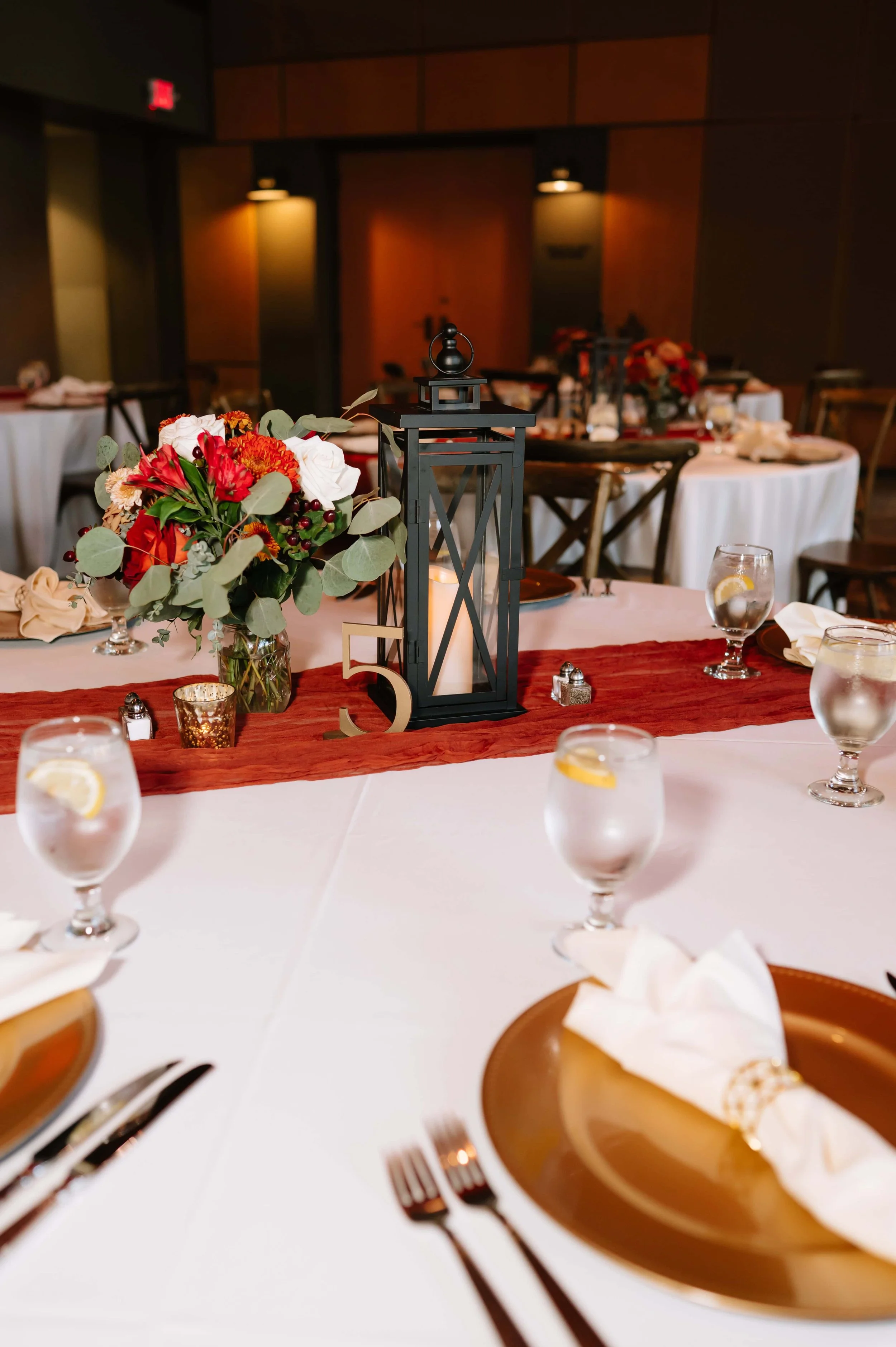 wedding table decor.jpg