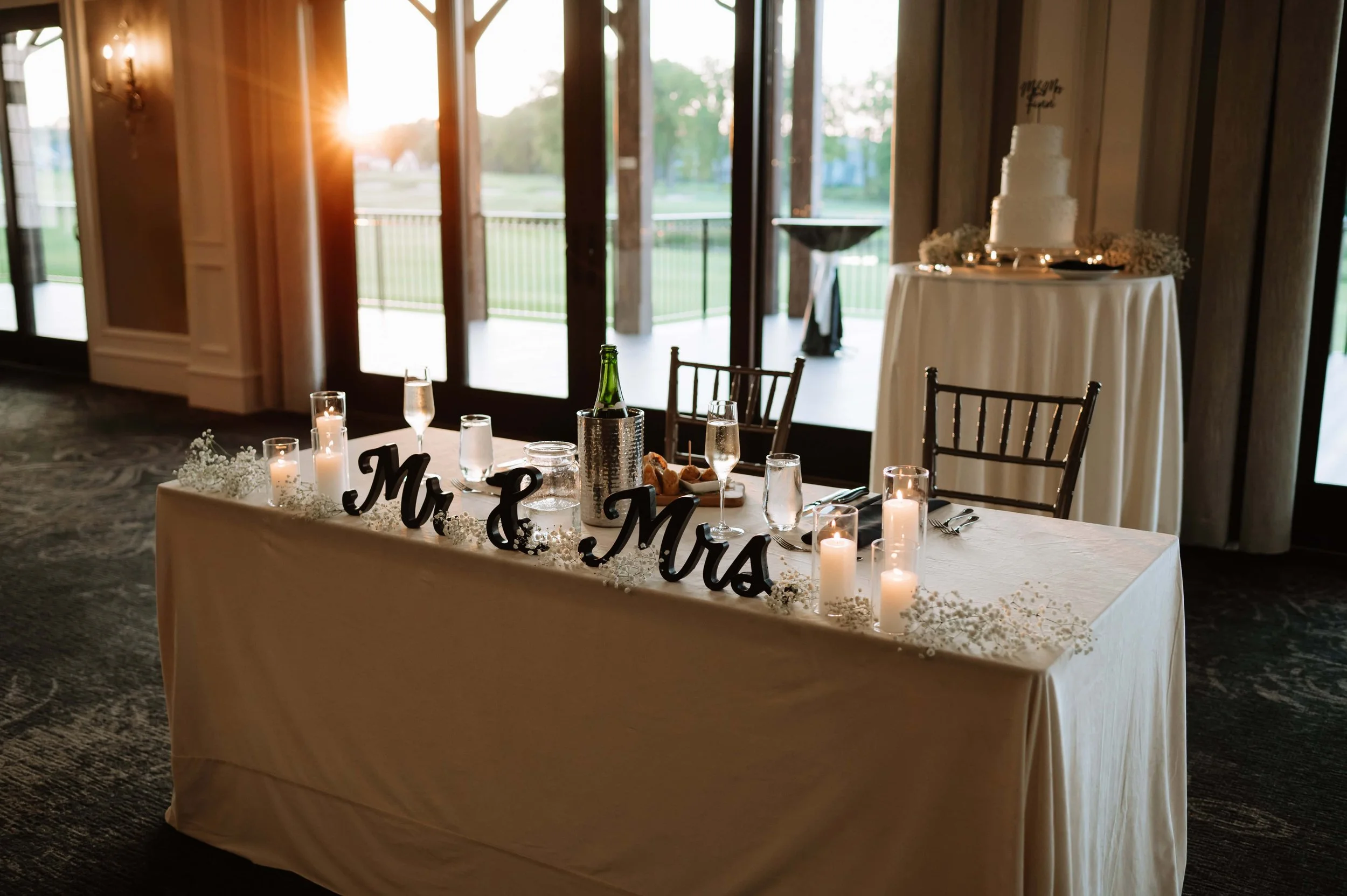 reception head table.jpg