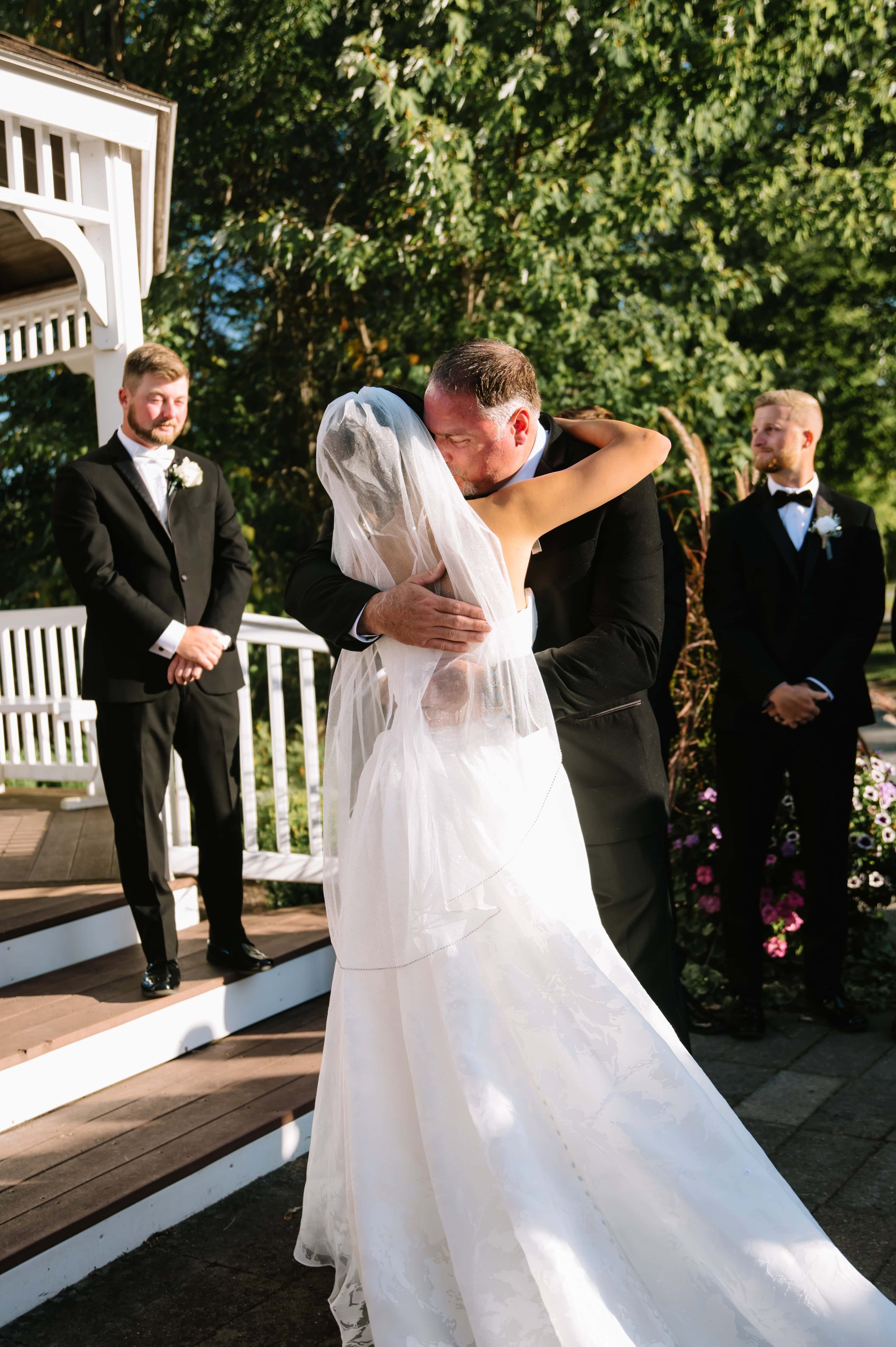 bride hugging her father.jpg
